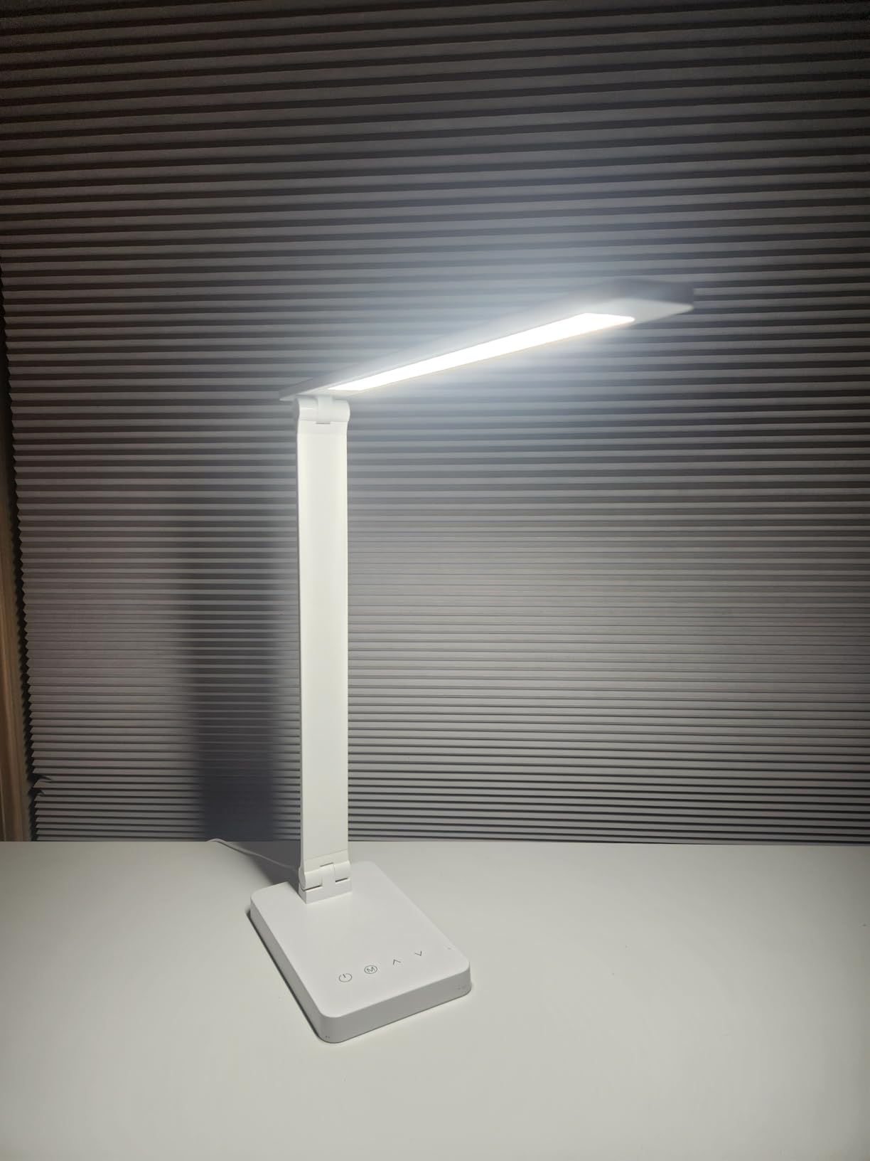 Lepro LED Desk Lamp 9.5W 800lm, Metal Desk Light for Home Office, White | 5 Colors 5 Brightness, Dimmable Task Light, Eye Caring, Home Office Desktop Lamp for Reading, Crafting, Sewing, Puzzle, Nail customer photo 1