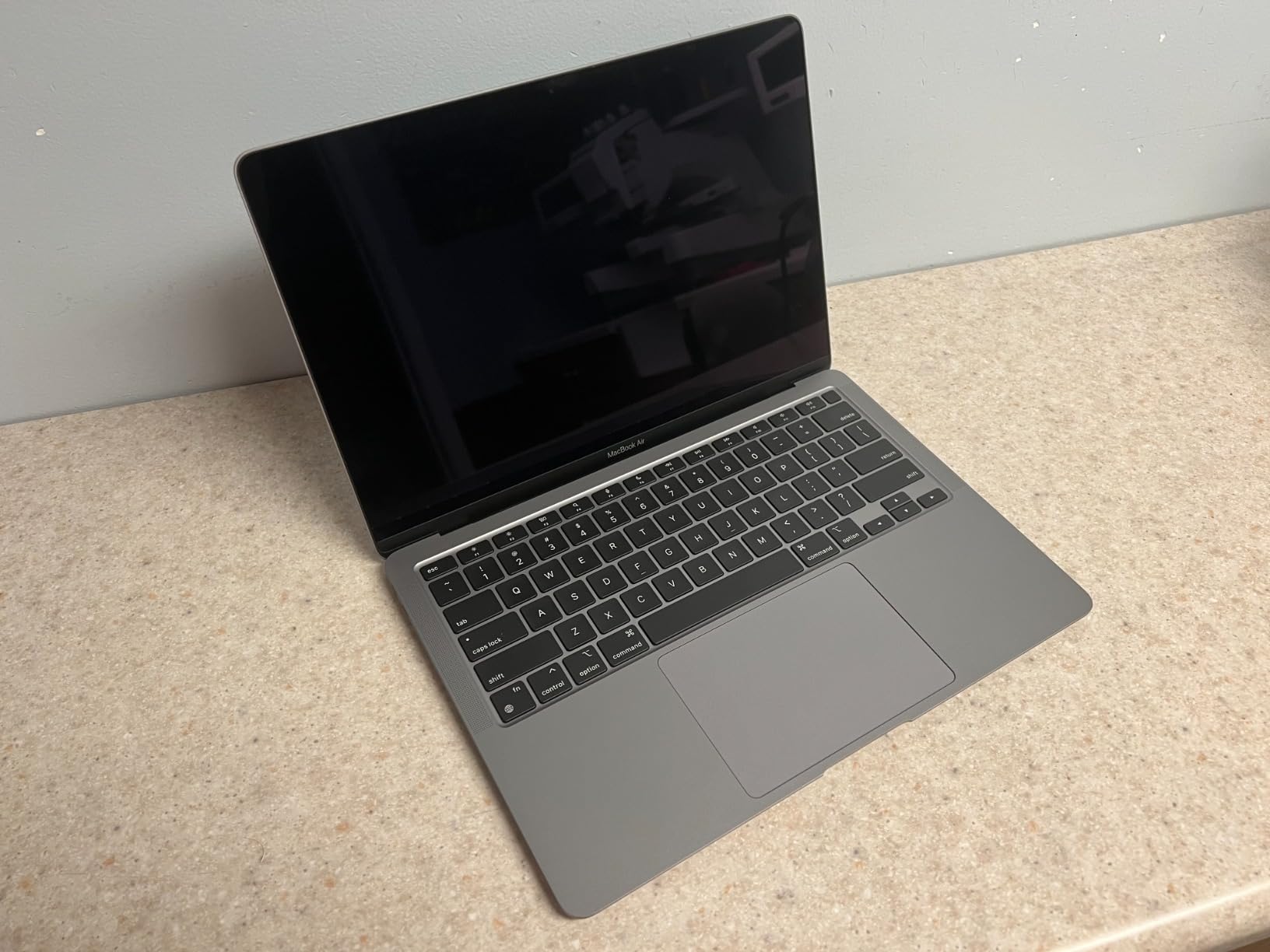 2020 Apple MacBook Air Laptop: Apple M1 Chip, 13” Retina Display, 8GB RAM, 256GB SSD Storage, Backlit Keyboard, FaceTime HD Camera, Touch ID. Works with iPhone/iPad; Space Gray customer photo 2