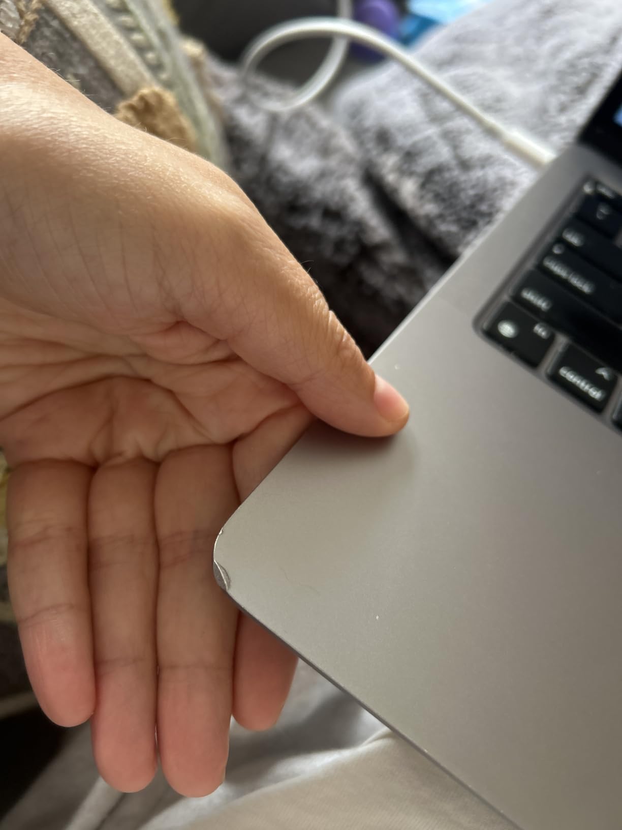Apple MacBook Air Late 2020 with Apple M1 Chip (13.3 inch, 8GB RAM, 256GB SSD) Space Gray (Renewed) customer photo 2