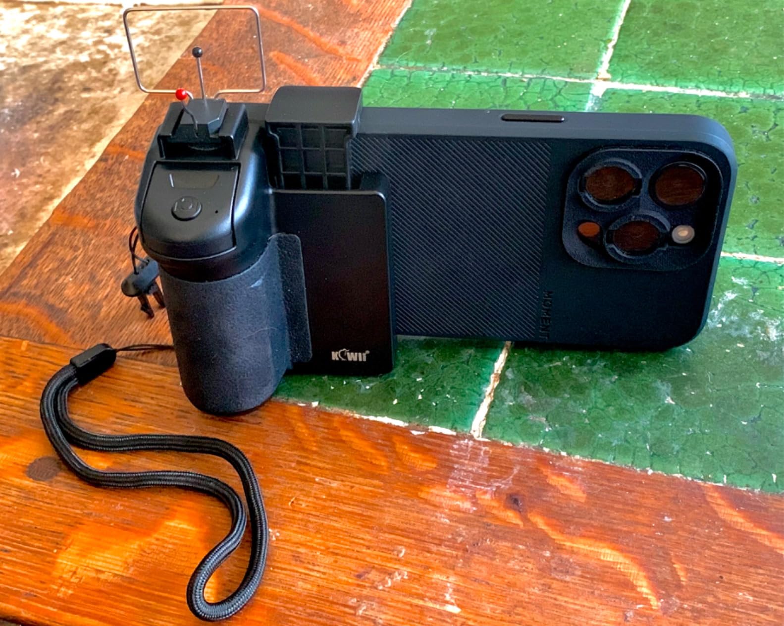 KIWIFOTOS Phone Camera Grip with Remote Shutter Cold Shoe Mount customer photo 2