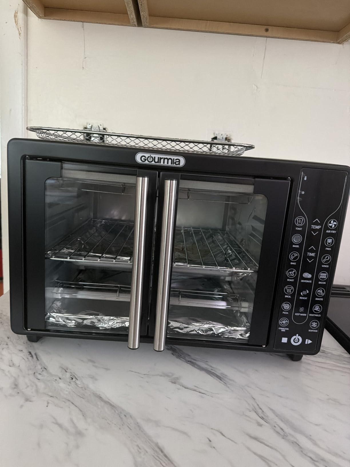 Gourmia Toaster Oven - 6-Slice Capacity, Digital Display, Black customer photo 1