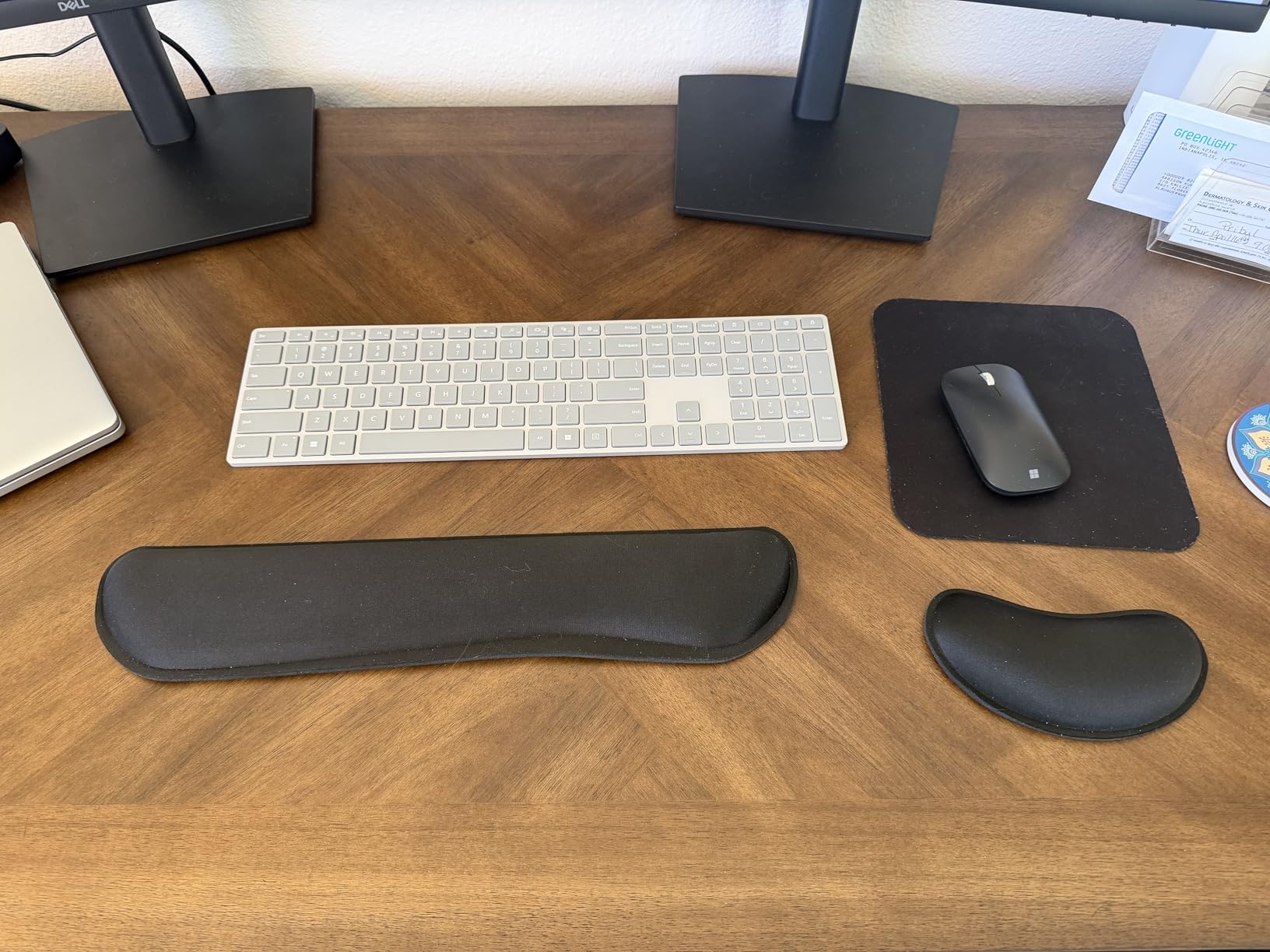 GORILLA GRIP Silky Memory Foam Wrist Rest for Computer Keyboard, Mouse, Ergonomic Design for Typing Pain Relief, Desk Pads Support Hand and Arm, Mousepad Rests, Stain Resistant, 2 Piece Pad, Black customer photo 1