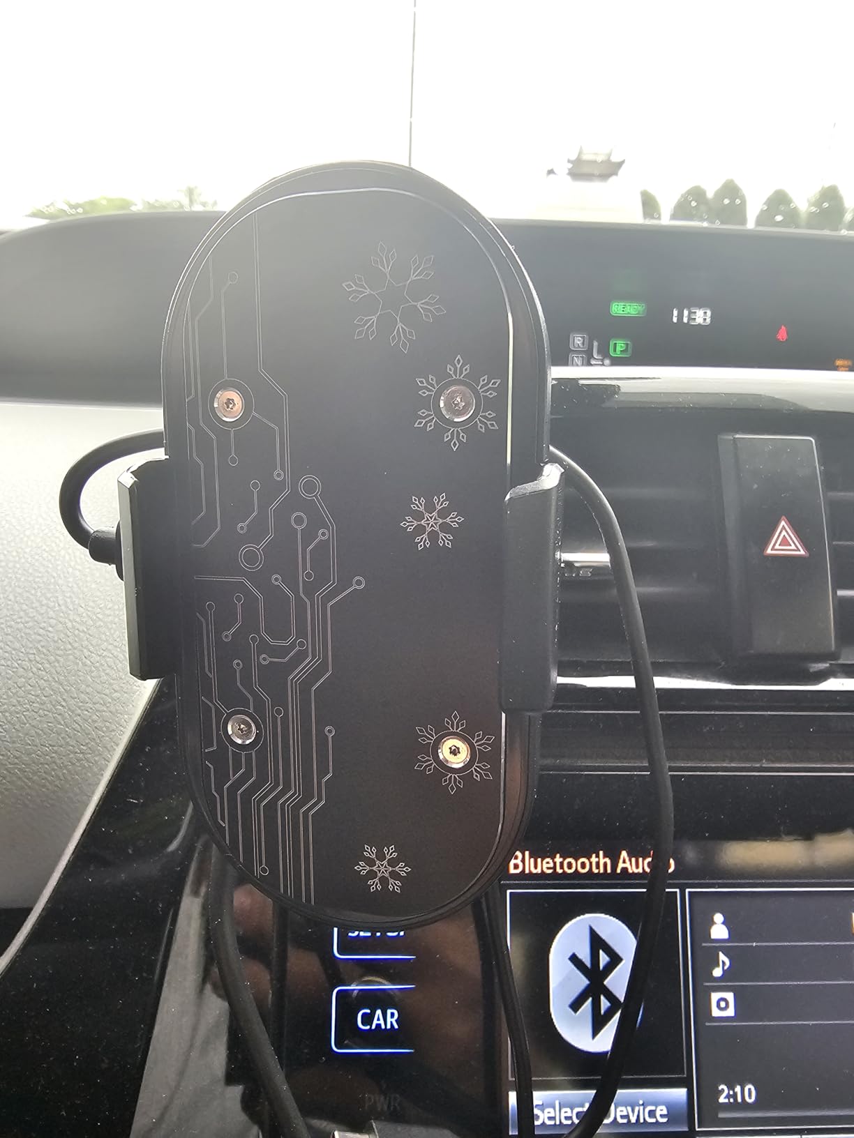 NEVEIKA Plug-in Phone Cooler, Cellphone Radiator with Dual Semi-Conductor Cooling Chip, Mobile Phones with a Width of 6 to 7.5cm for Tiktok Live Streaming, Outdoor Vlog, Mobile Gaming. customer photo 2