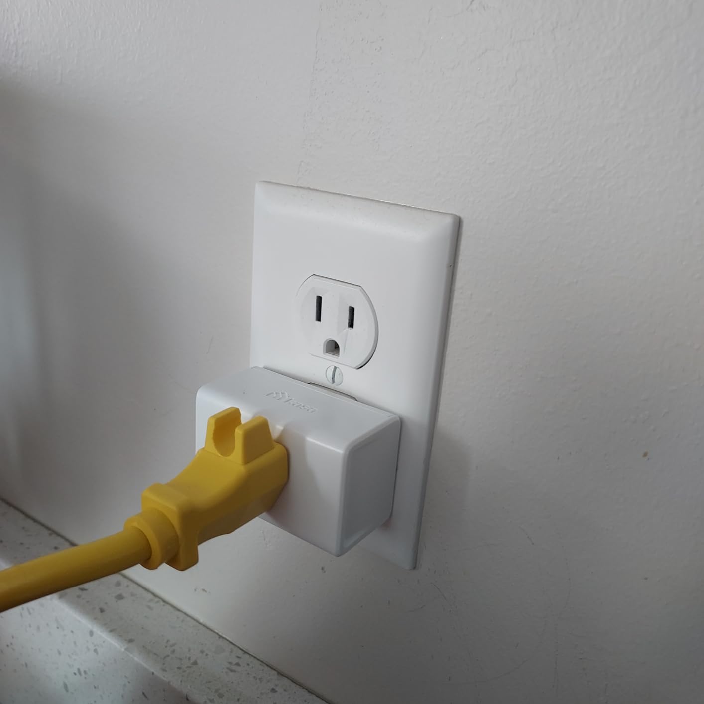 Kasa Smart Plug Ultra Mini 15A, EP10P2, Smart Home Wi-Fi Outlet | Works with Alexa & Google Home, No Hub Required, UP Certified, 2.4GHz Wi-Fi Only, 2-Pack, White customer photo 2