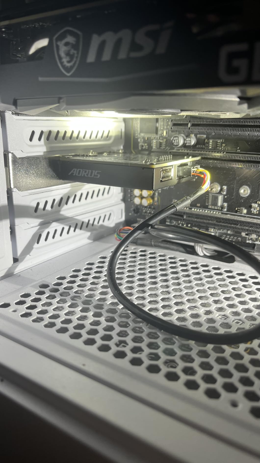 GIGABYTE WiFi 6E GC-WBAX210 (2x2 802.11ax/ Tri-Band WiFi/Bluetooth 5.2/ PCIe Expansion Card) customer photo 1