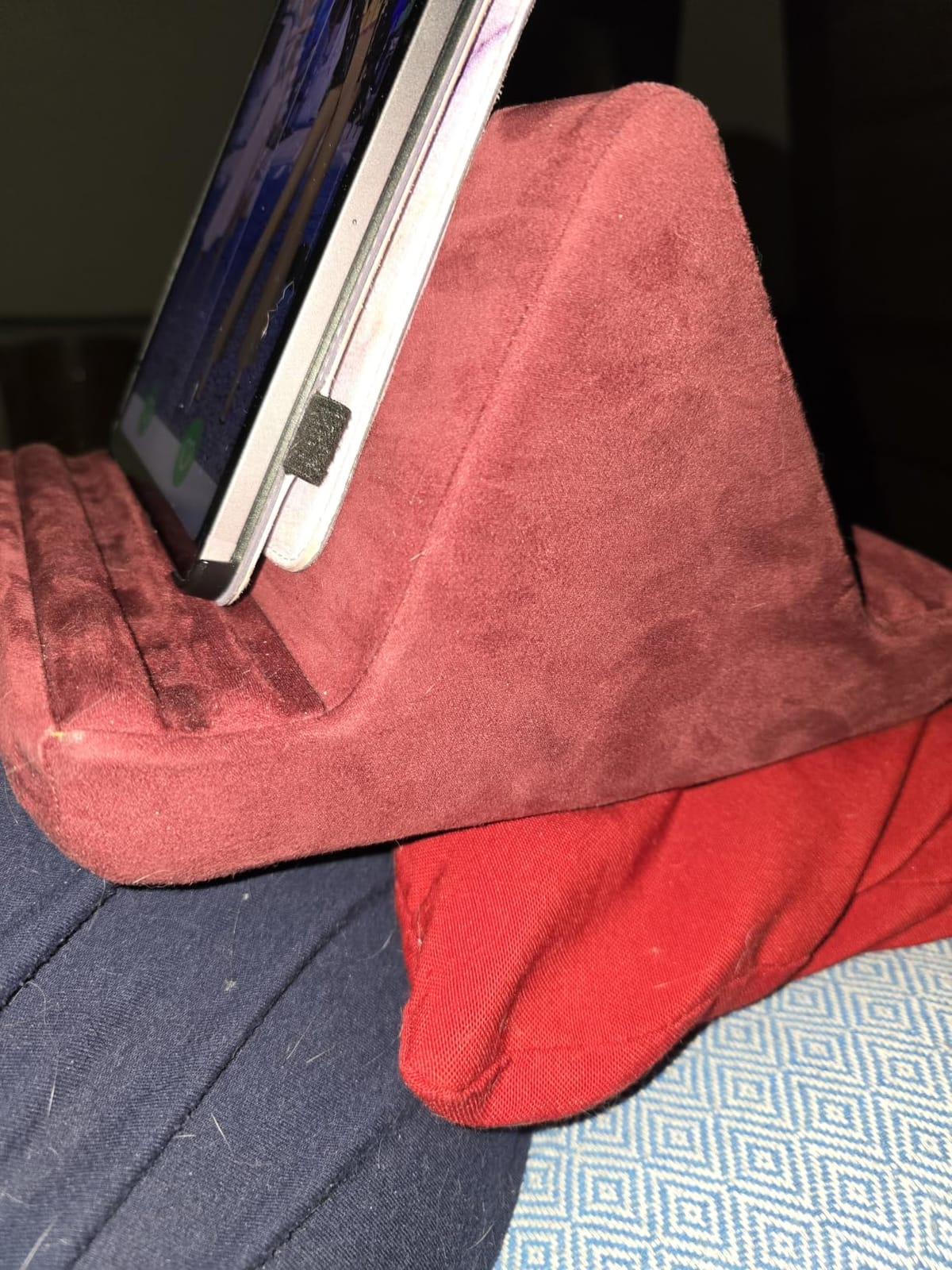 Lamicall Tablet Pillow Holder Stand - Tablet Pillow Soft Pad for Lap customer photo 2