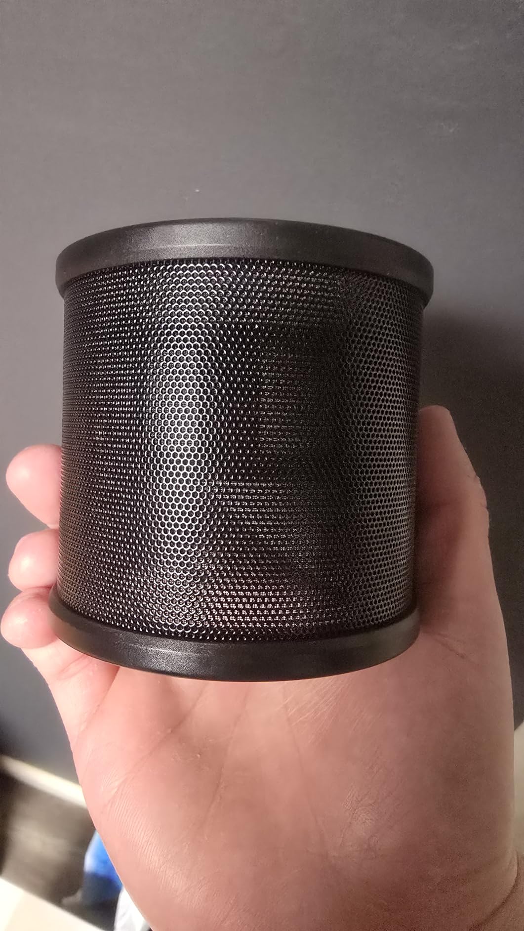 FIFINE U1 Mic Pop Filter Screen with Metal Mesh for Streaming Podcast | Compact Microphone Pop Shield Windscreen, for Recording Studio, YouTube Videos customer photo 1