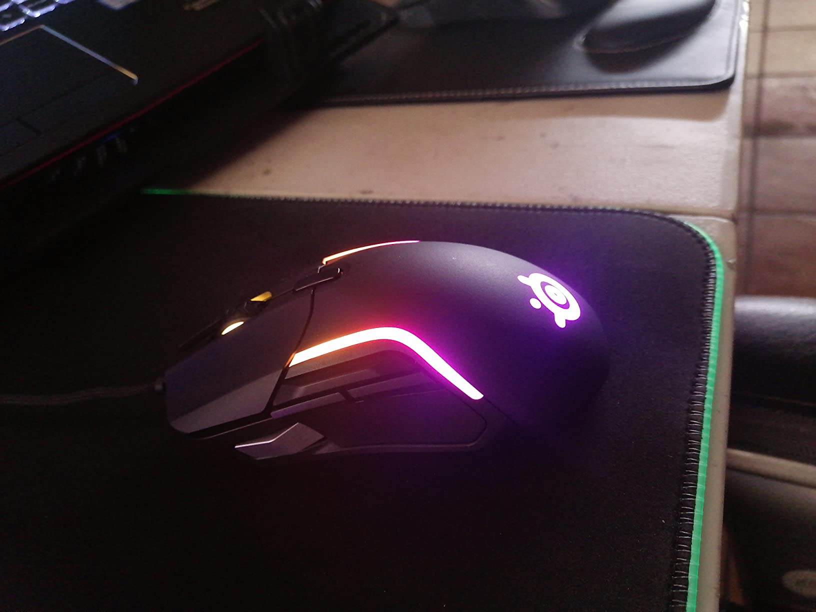 SteelSeries Rival 5 Gaming Mouse with PrismSync RGB Lighting and 9 Programmable Buttons – FPS, MOBA, MMO, Battle Royale – 18,000 CPI TrueMove Air Optical Sensor - Black customer photo 1