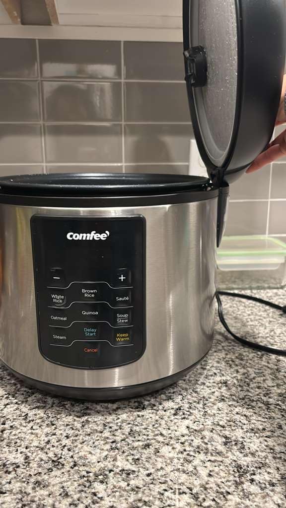 COMFEE' Large Rice Cooker with 8-Functions, 10-Cups Uncooked Rice customer photo 2