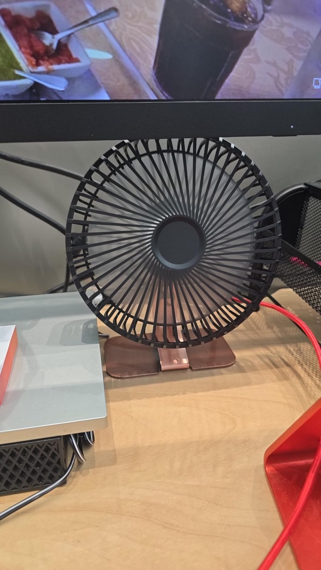 SLENPET 6-inch USB Small Desk Fan, 4 Speeds, Powerful Desktop Table Fan customer photo 2