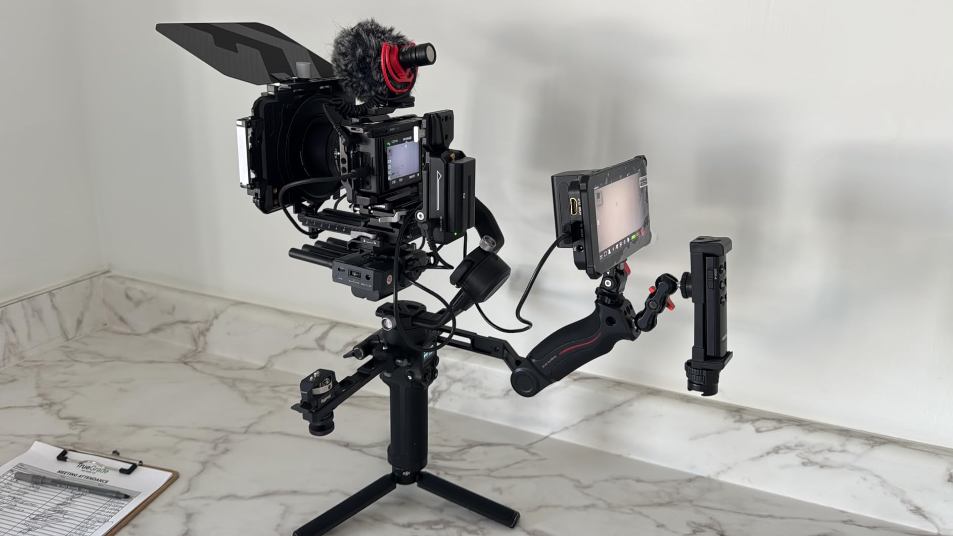 Sony ZV-E10 APS-C Mirrorless Camera Body Black | 24.2MP APS-C Exmor CMOS, Sony E-Mount, 4K30 and 1080p120 Video, 3-Capsule Directional Mic, 3.0 Vari-Angle Touch LCD customer photo 1