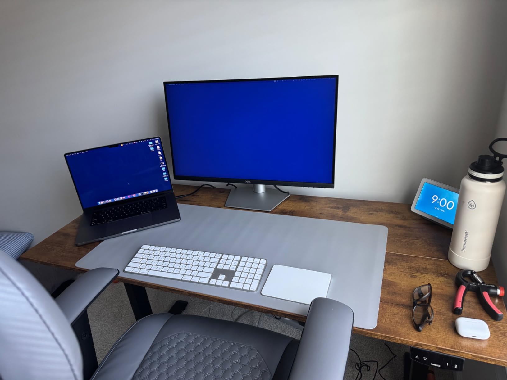 Dell S2722DC Monitor - 27-inch WQHD (2560x1440) 75Hz 4Ms Display, AMD FreeSync, Built in Speaker, USB Type-C Connectivity, Height/Pivot/Swivel/Tilt Adjust - Platinum Silver customer photo 2