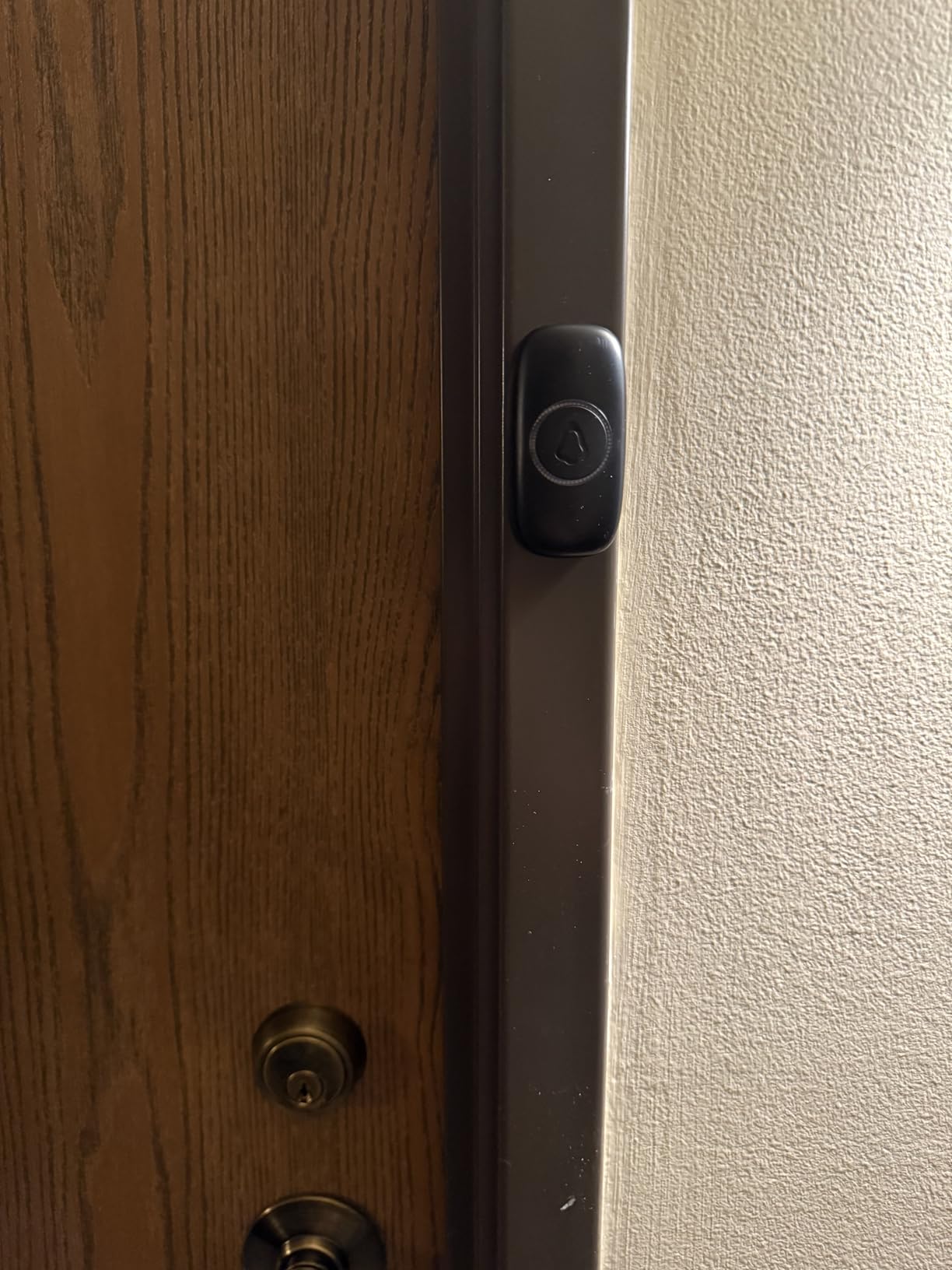SECRUI Wireless Doorbell with 3Receivers 2 Push Buttons, Easy installation, Adjustable Volume, 58 Chimes, Colorful LED, 1000Ft Range, M520+F55, Black customer photo 1