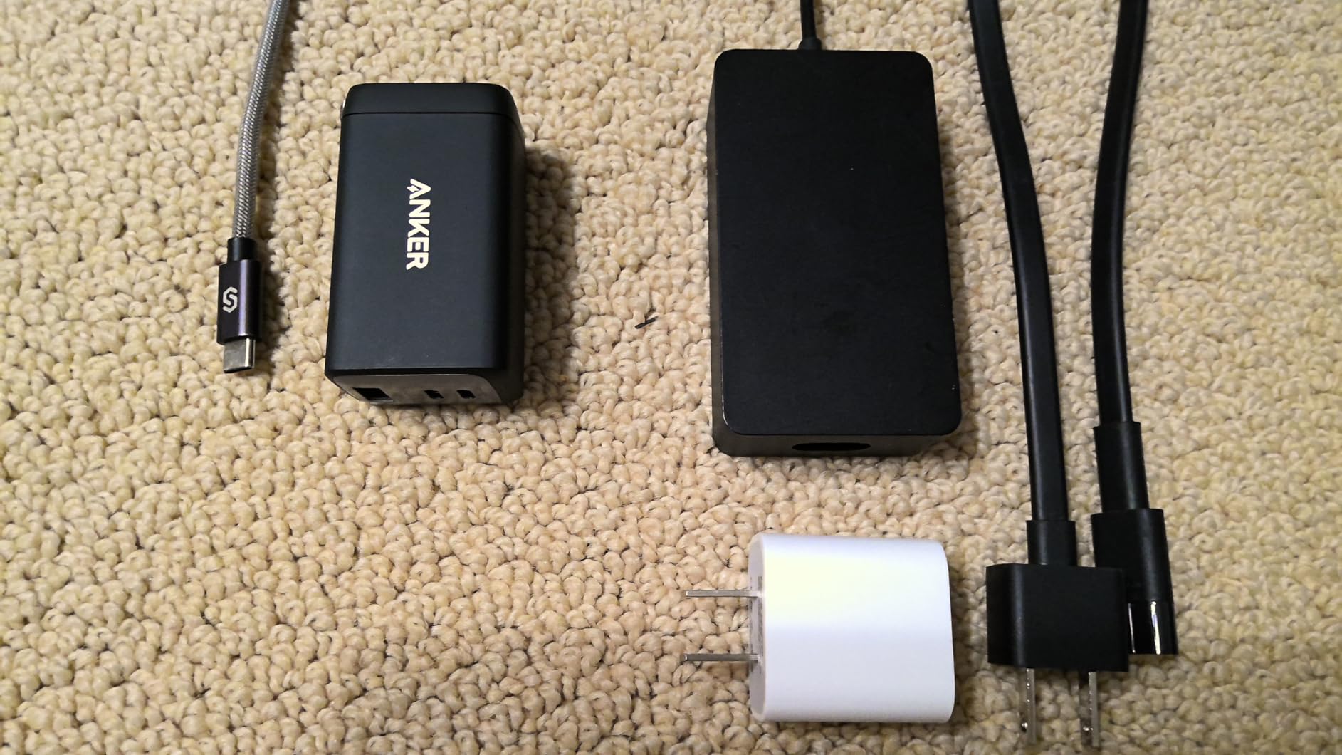 Anker Charger, 65W 3-Port Fast Compact Foldable USB C Charger Block customer photo 1
