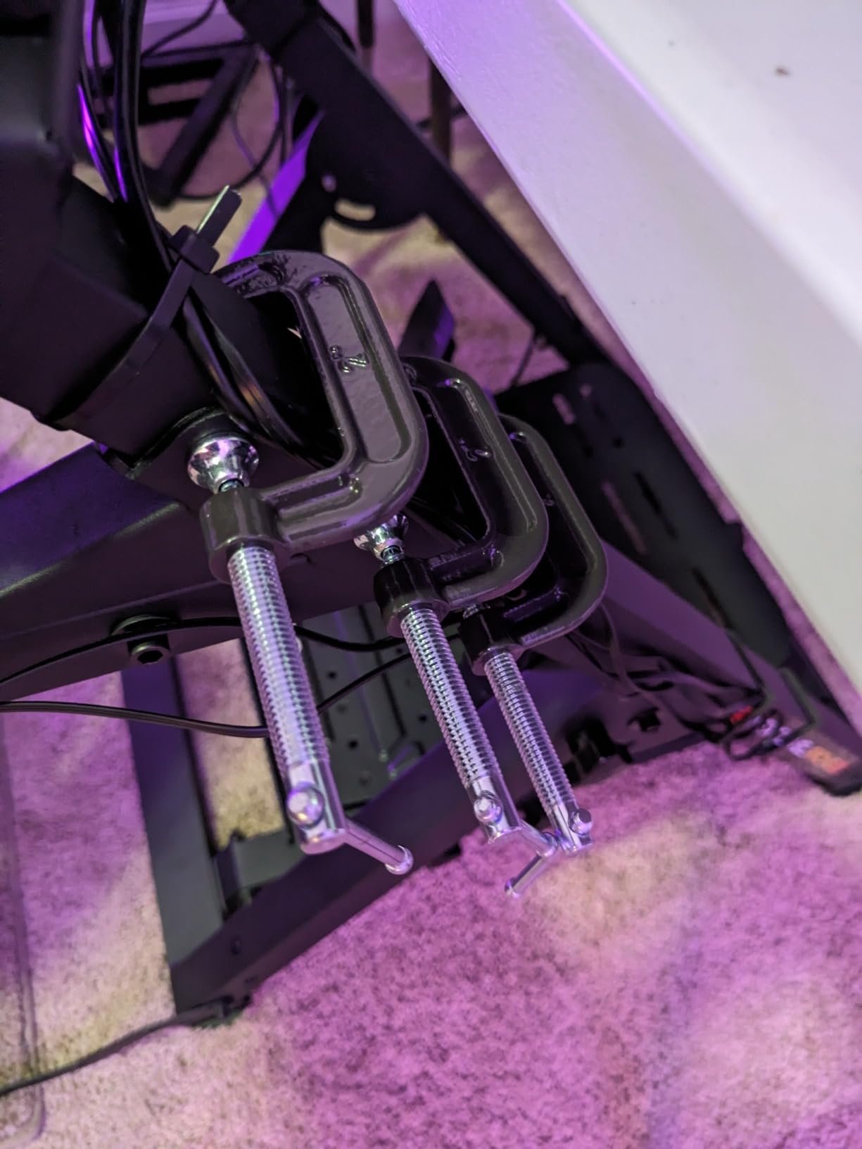 Next Level Racing Wheel Stand 2.0. Steering wheel stand for Thrustmaster, Fanatec, moza Racing on PC and video game consoles. Upgradeable to full cockpit with GTSeat add-on (not included) customer photo 2