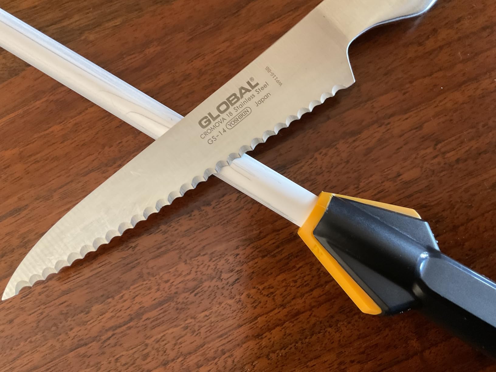 Work Sharp Kitchen Ceramic Honing Rod - Angle Guided - For Chef, Santoku, Paring, & Serrated Knives Black customer photo 1