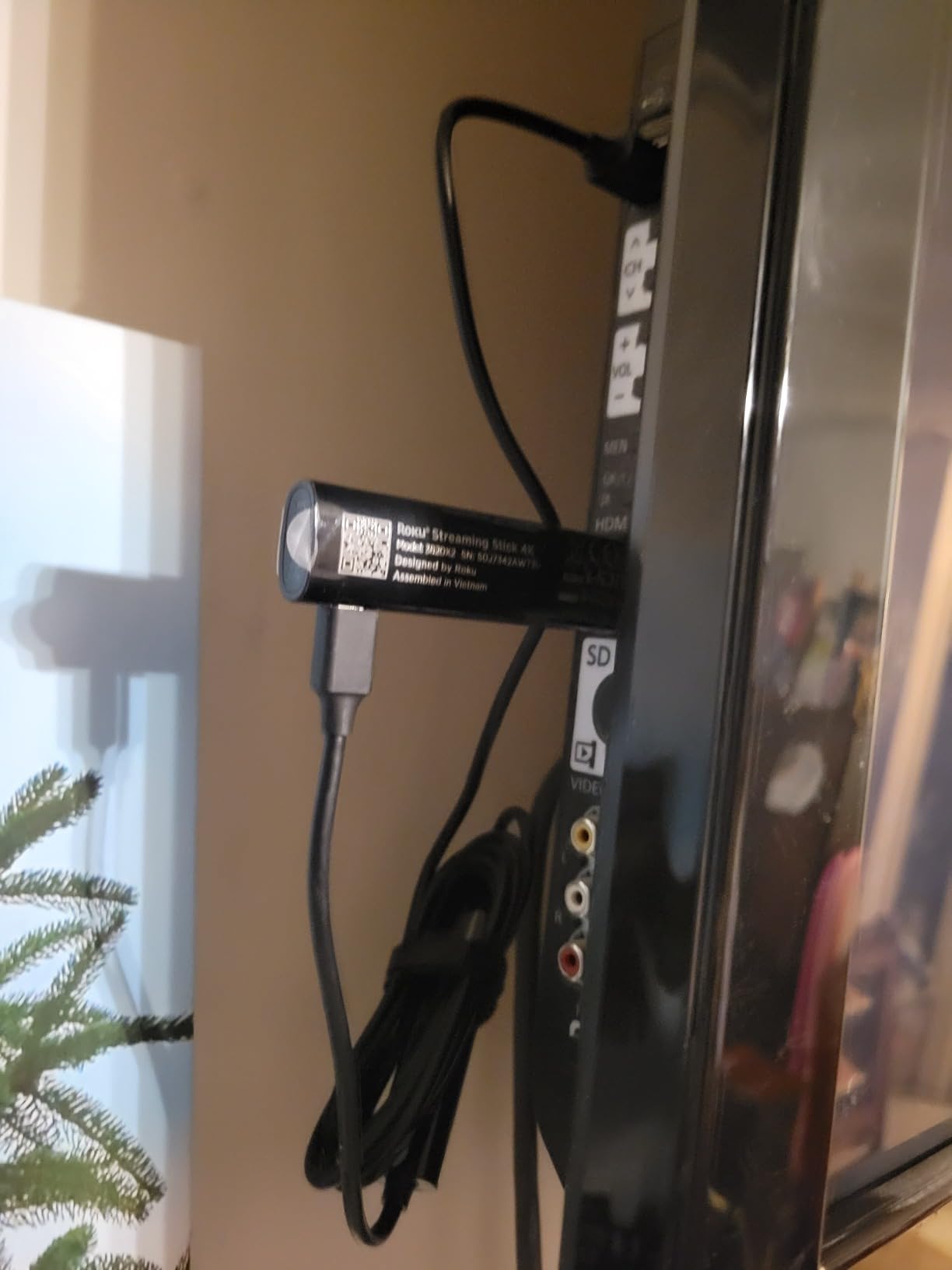 Roku Streaming Stick 4K - HDR & D. Vision Roku Streaming Device for TV with Voice Remote & Long-Range Wi-Fi - Free & Live TV (Renewed) customer photo 1