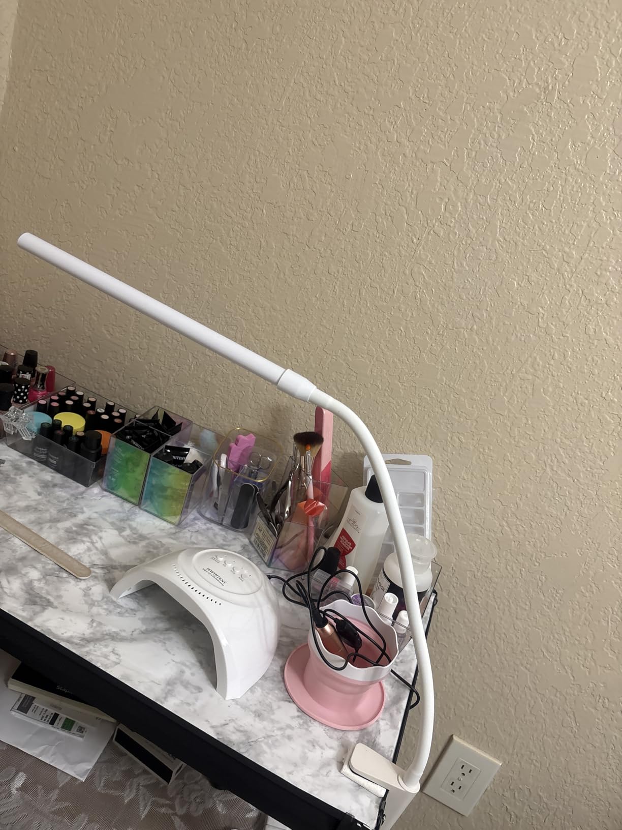 Lepro Small Desk Lamp with Clamp, LED Reading Lamps, 460LM, 5W, White | 3 Color Modes 10 Brightness, Dimmable USB Clip on Desk Light with Gooseneck Swing Arm for Nail, Home Office and Dorm customer photo 2