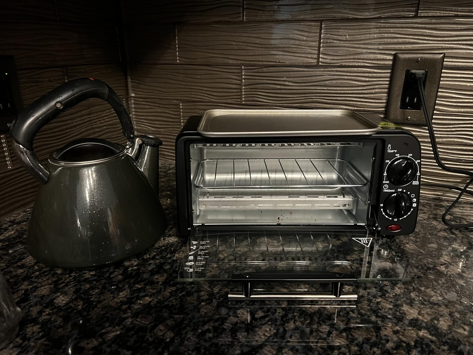 Elite Gourmet ETO236 Compact 2-Slice Toaster Oven, 15-Min Timer, Black customer photo 1
