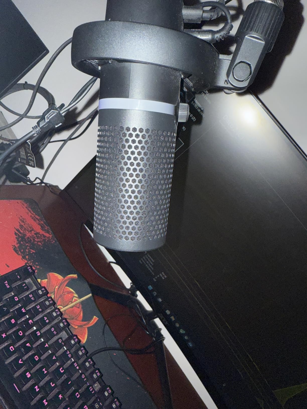 HyperX DuoCast - RGB USB Condenser Microphone for PC, PS5, PS4, Mac, Low-profile Shock Mount, Cardioid, Omnidirectional, Pop Filter, Gain Control, Gaming, Streaming, Podcasts, Twitch, YouTube, Discord customer photo 2