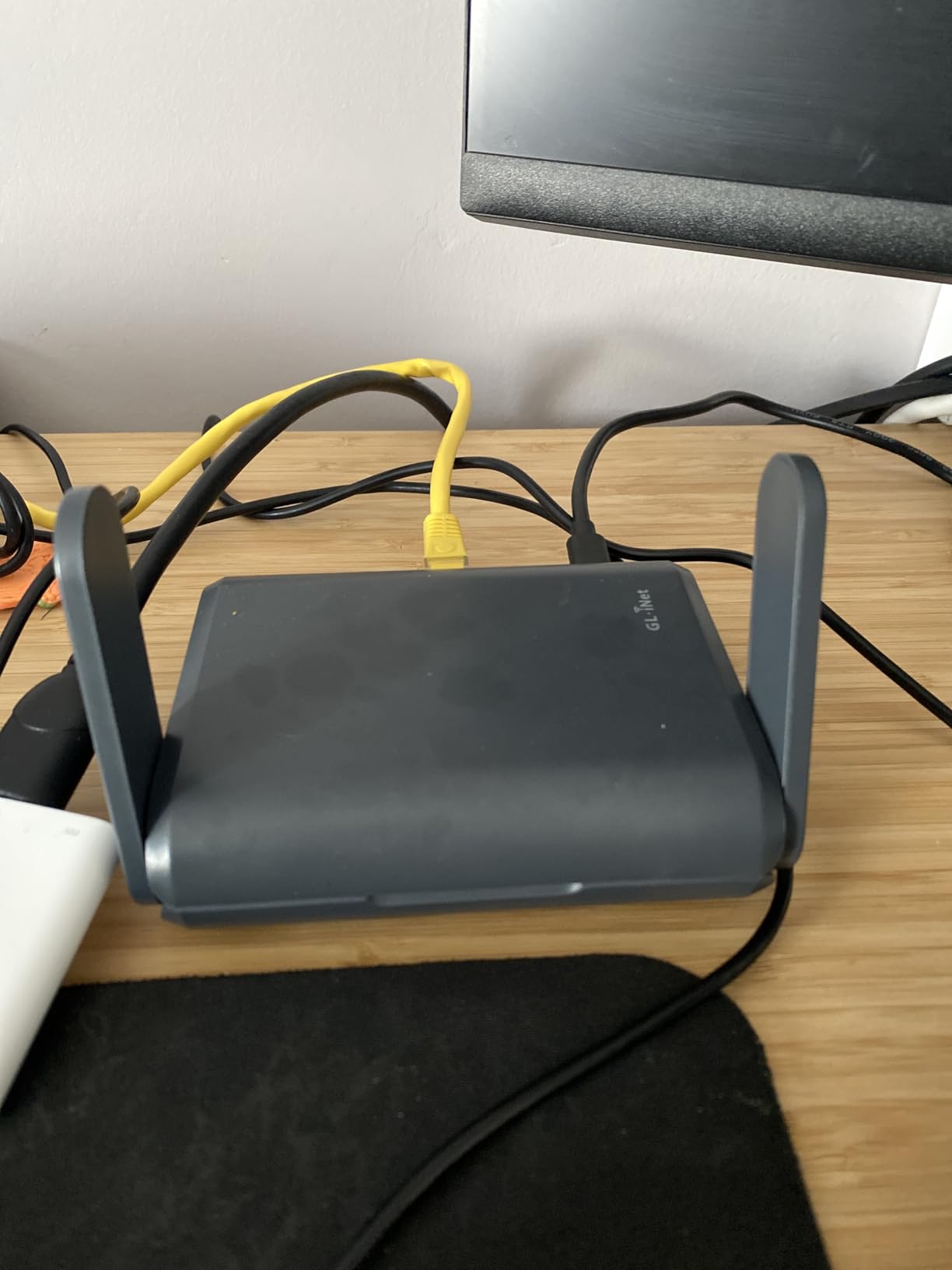 GL.iNet GL-AXT1800 Slate AX Pocket-Sized Wi-Fi 6 Travel Router with VPN customer photo 2