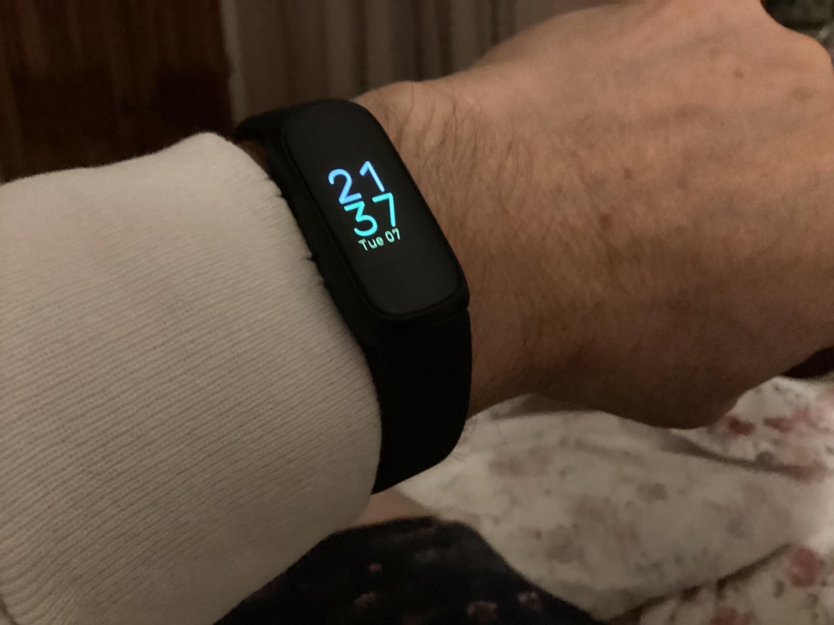 Google Fitbit Inspire 3 - Lilac Bliss/Black Fitness Tracker customer photo 1