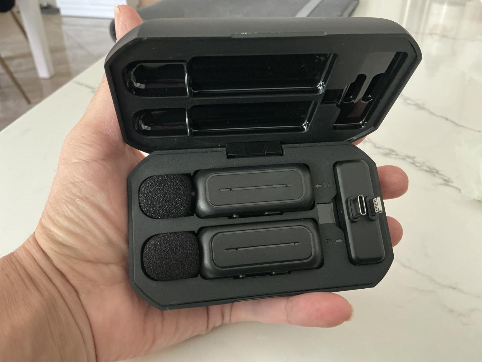 Ecomxia 2 Pcs Wireless Lavalier Microphone for iPhone iPad Android with Charging Case 7H Clip on Lapel Microphone Wireless for Video Recording Vlogging, YouTube, Interview, 3 Mode Denoise, 70ft customer photo 1