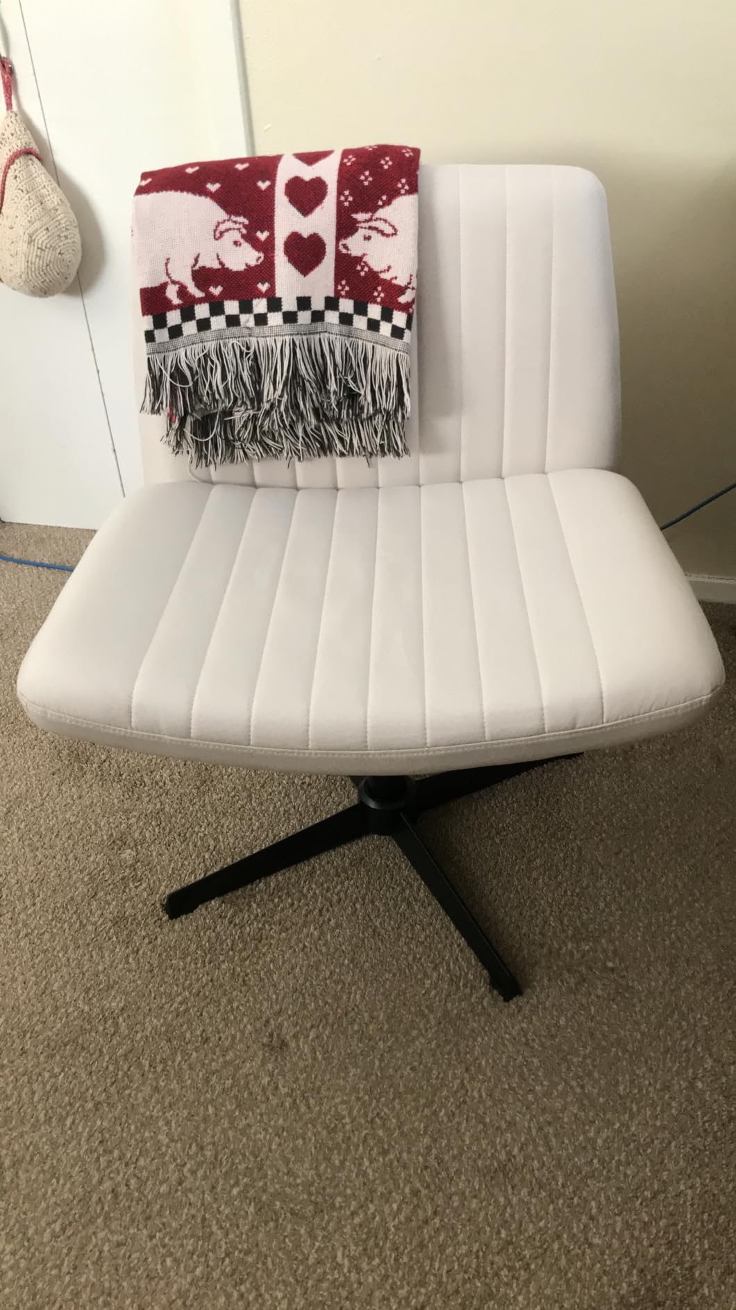 PUKAMI Criss Cross Chair,Comfy Cross Legged Office Desk Chair No Wheels,Modern Fabric Swivel Adjustable Height Mid Back Wide Seat for Home Office Computer (Beige) customer photo 2