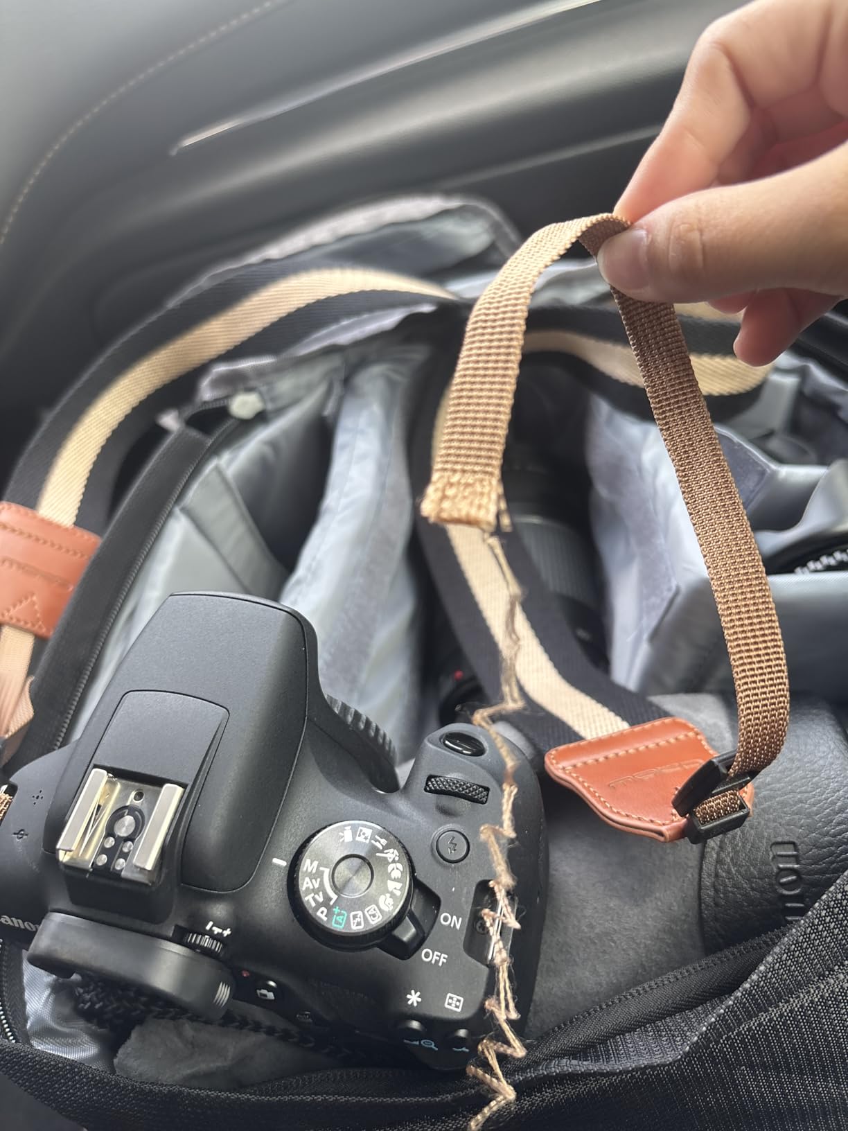 MoKo Camera Strap Compitable with Canon/Sony/Nikon/Minolta/Panasonic/DSLR customer photo 2