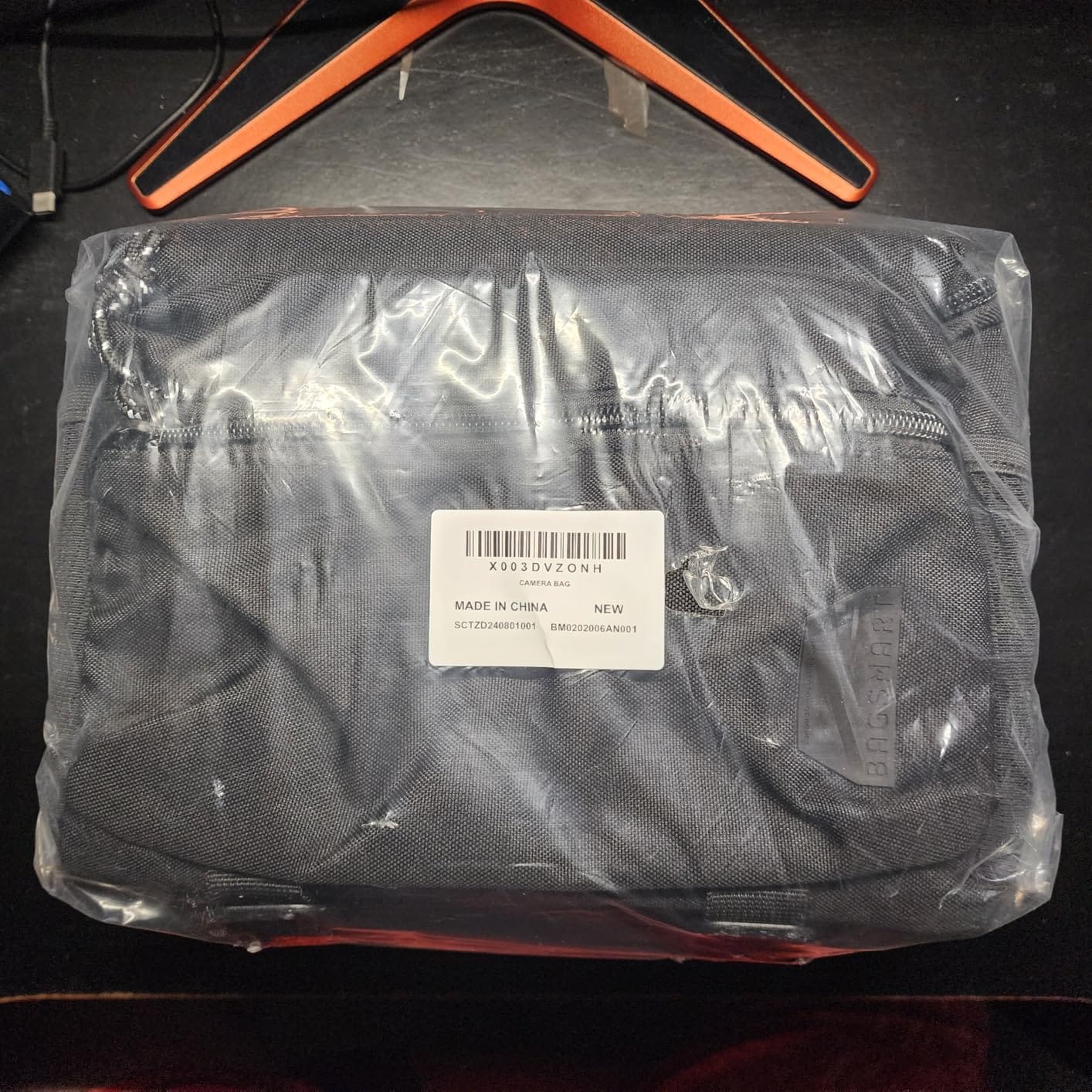 BAGSMART Camera Sling Bag with Tripod Holder & Rain Cover, Black customer photo 1