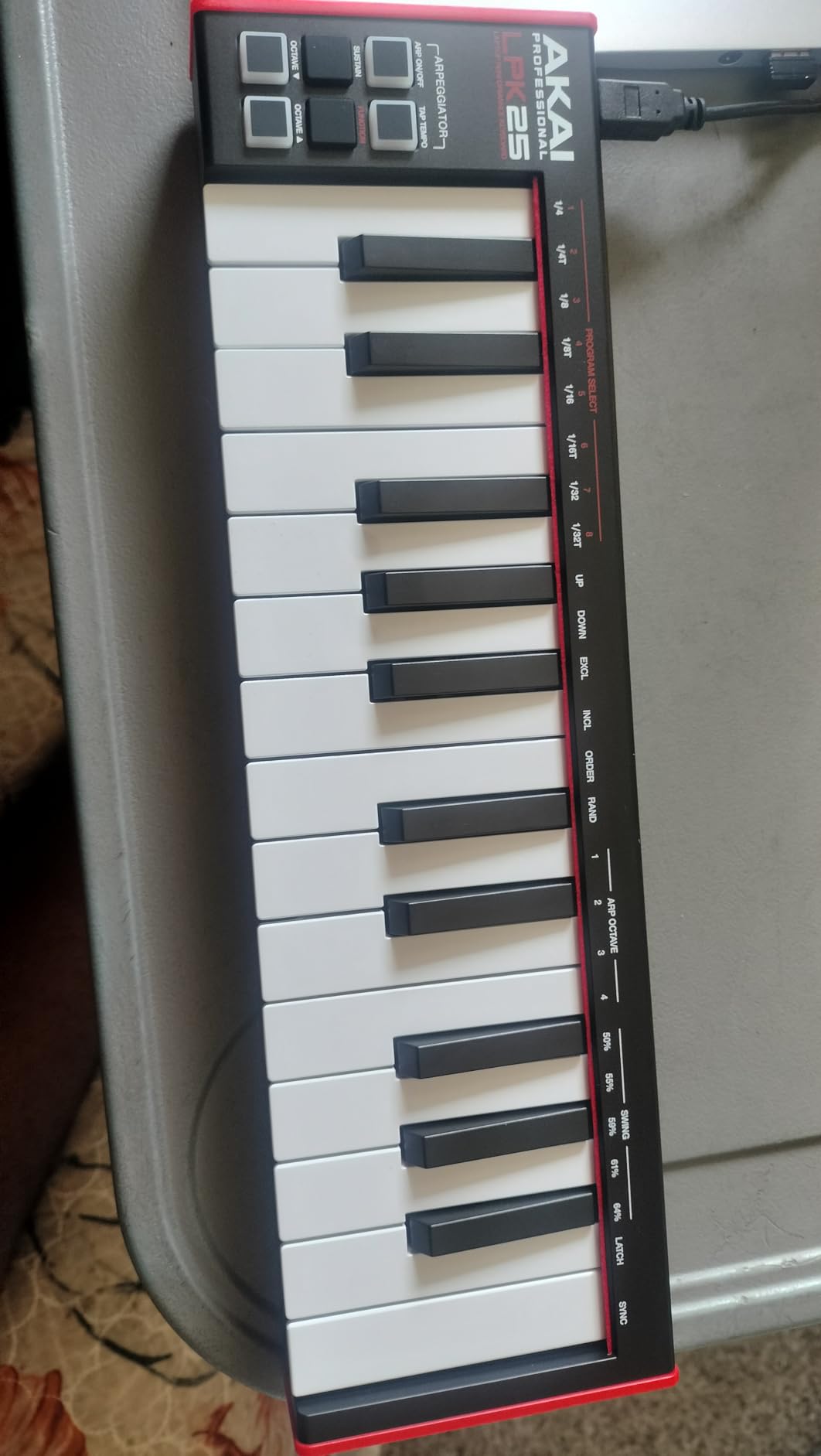Akai Professional LPK25 25-Key USB MIDI Keyboard Controller customer photo 2