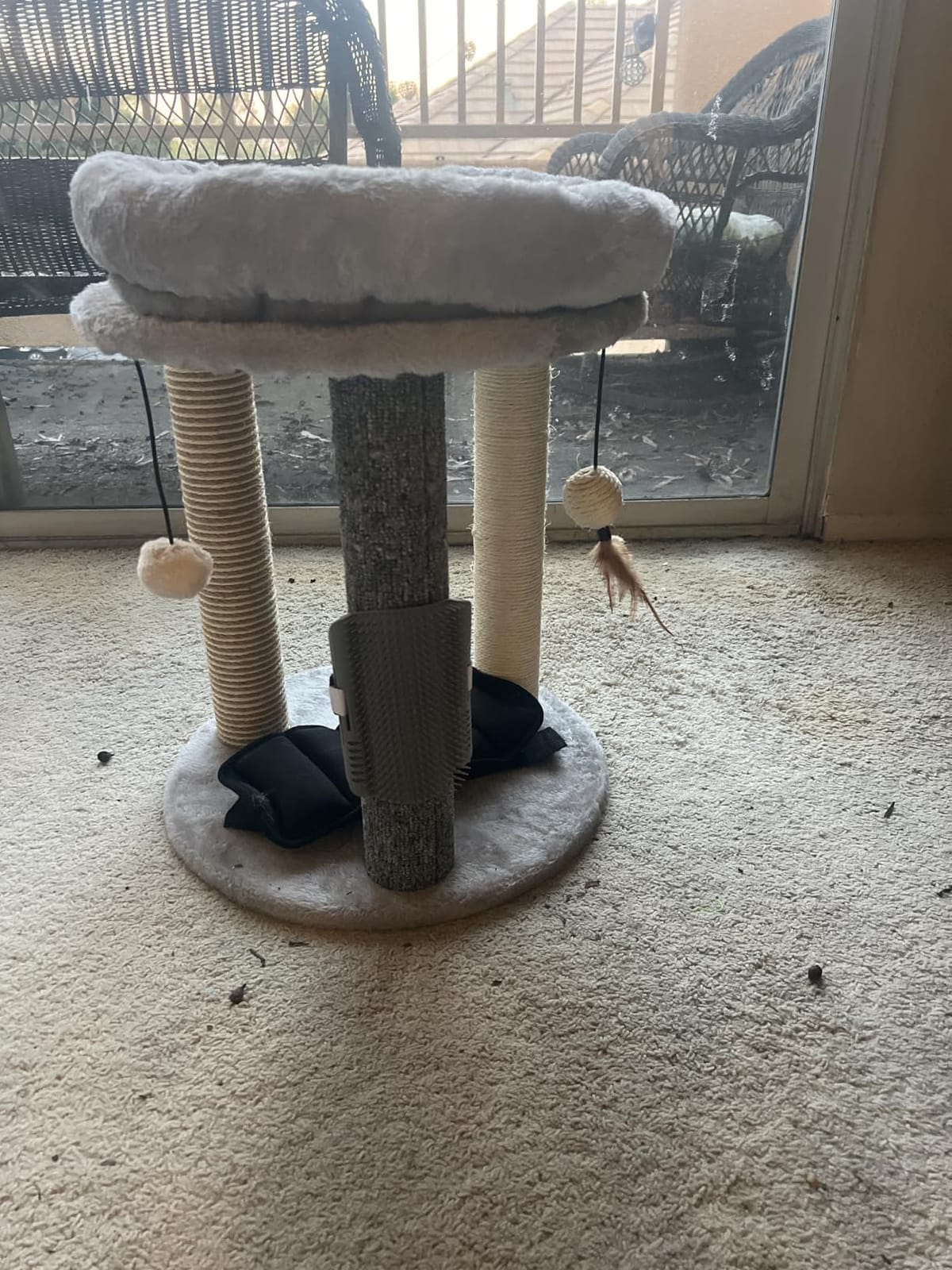 MECOOL 4in1 Small Cat Tree,Scratching Post with Tower Soft Bed, Sisal Carpet Jute Posts with Three Hanging Ball Toys and Massage Brush for Indoor Cats and Kittens customer photo 1