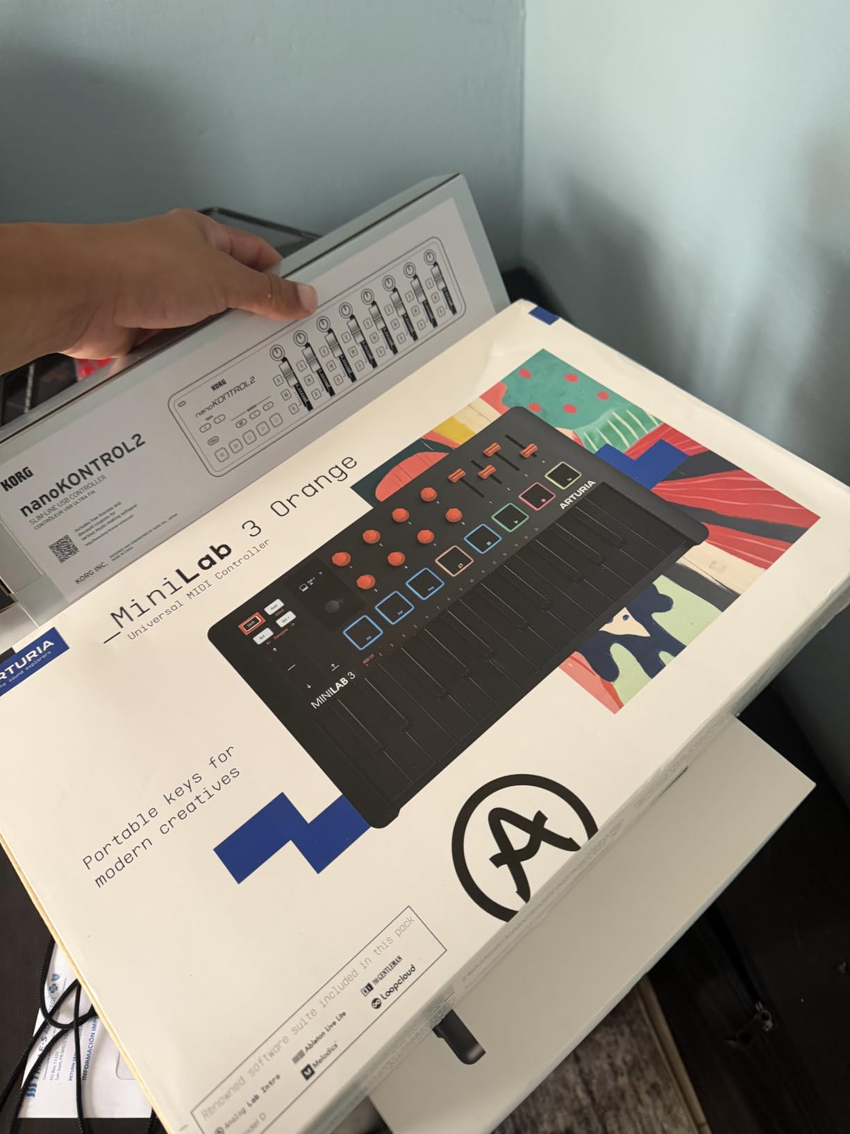 Arturia MiniLab 3 Universal MIDI Controller, White | All in One Software Package, 25 Keys, 8 Multi-Color Pads customer photo 1