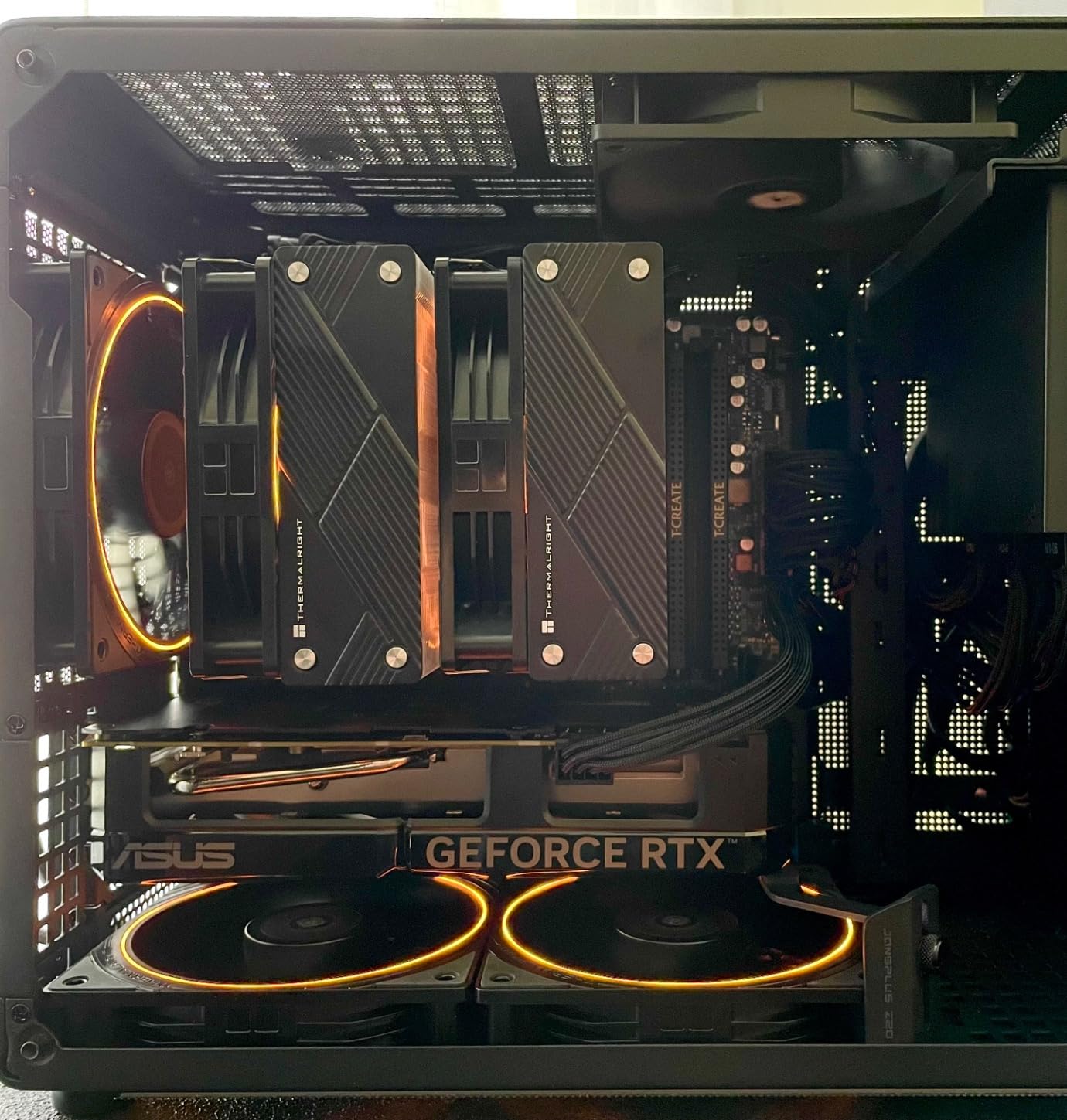 GIGABYTE B650M AORUS Elite AX AMD AM5 mATX Motherboard, Support Ryzen 9000/8000/7000 Series, DDR5, 12+2+2 Power Phase, PCIe 5.0 M.2, USB-C 3.2 Gen 2, WIFI6E, 2.5GbE, EZ-Latch, Q-Flash, RGB Fusion customer photo 1