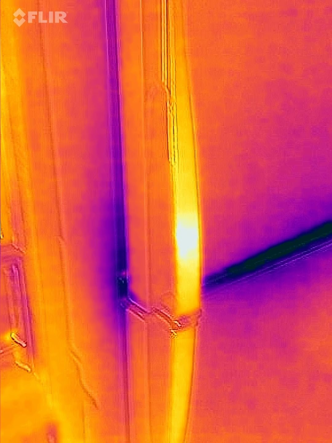Flir Edge Pro Wireless Thermal Imaging Camera, iOS/Android, 480x360 customer photo 1
