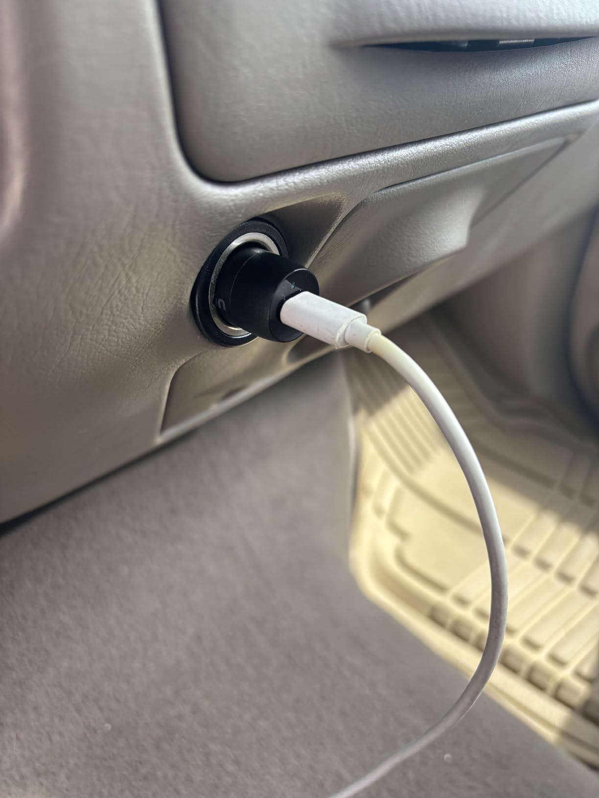 Belkin BoostCharge 30W Compact USB-C Car Charger, Black | USB-C Power Delivery, fast charges iPhone 16, 15, Galaxy S25, S24, Pixel 9, compact single-port design customer photo 1
