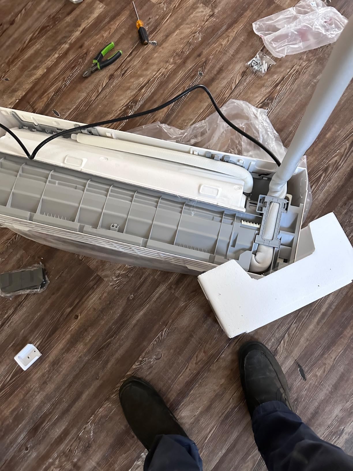 ROVSUN 12000 BTU Wifi Enabled Mini Split Air Conditioner & Heater with Inverter, 20 SEER2 Energy Saving 115V Ductless Split AC Unit with Pre-Charged Condenser, Heat Pump & Installation Kit customer photo 1