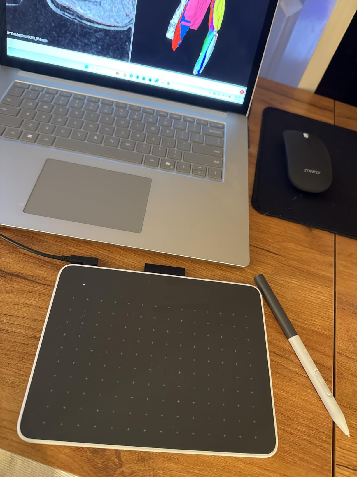 Wacom One Medium, Bluetooth Graphic Drawing Tablet with Pen + Software customer photo 1