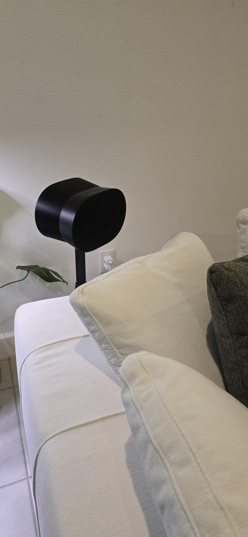 Sonos Era 300 Wireless Smart Speaker with Dolby Atmos - Black | 6-Driver Design | Bluetooth | WiFi | Trueplay Tuning | Stereo Pairing | Alexa | Works as Surround with Sonos Soundbars customer photo 1
