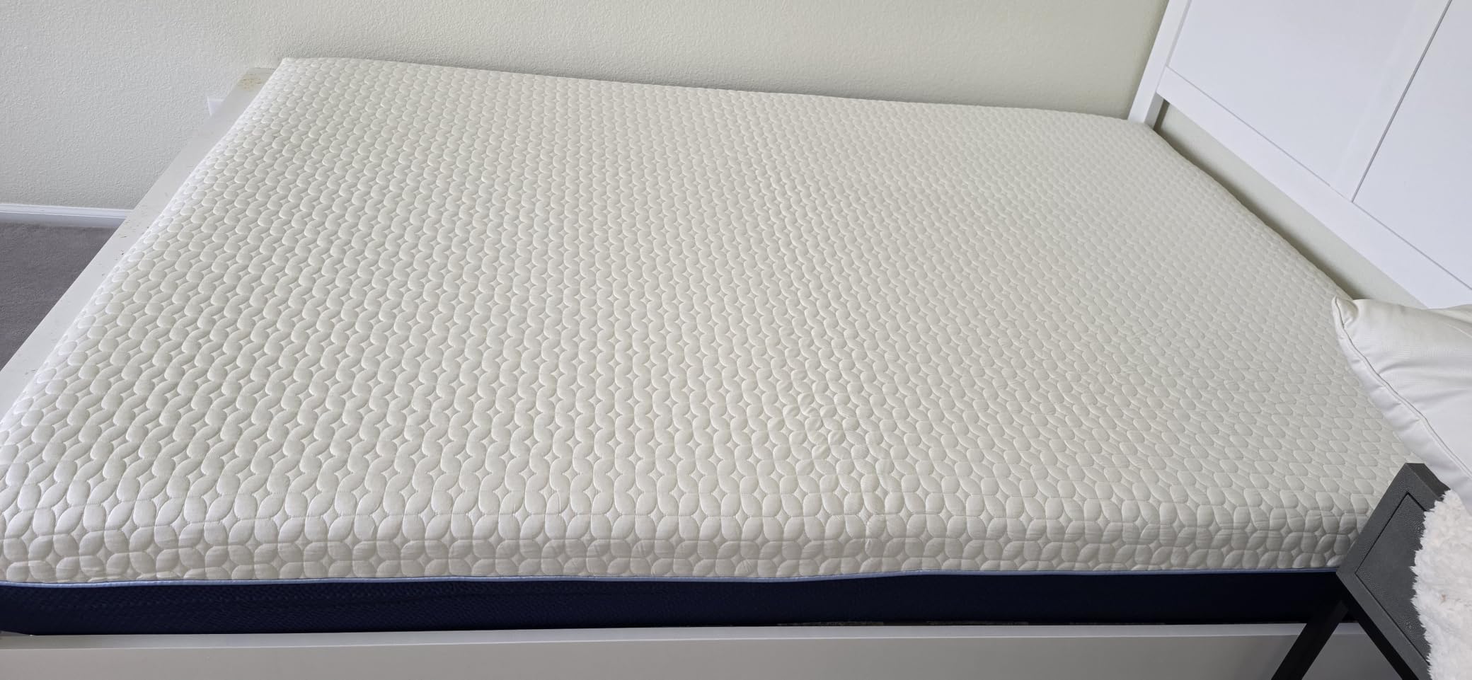 Gelsea 6 Inch Twin Size Mattress for Kids, Gel Cooling Memory Foam Mattress in A Box, Medium Firm Feel for Back Pain Relief, CertiPUR US Certified customer photo 2