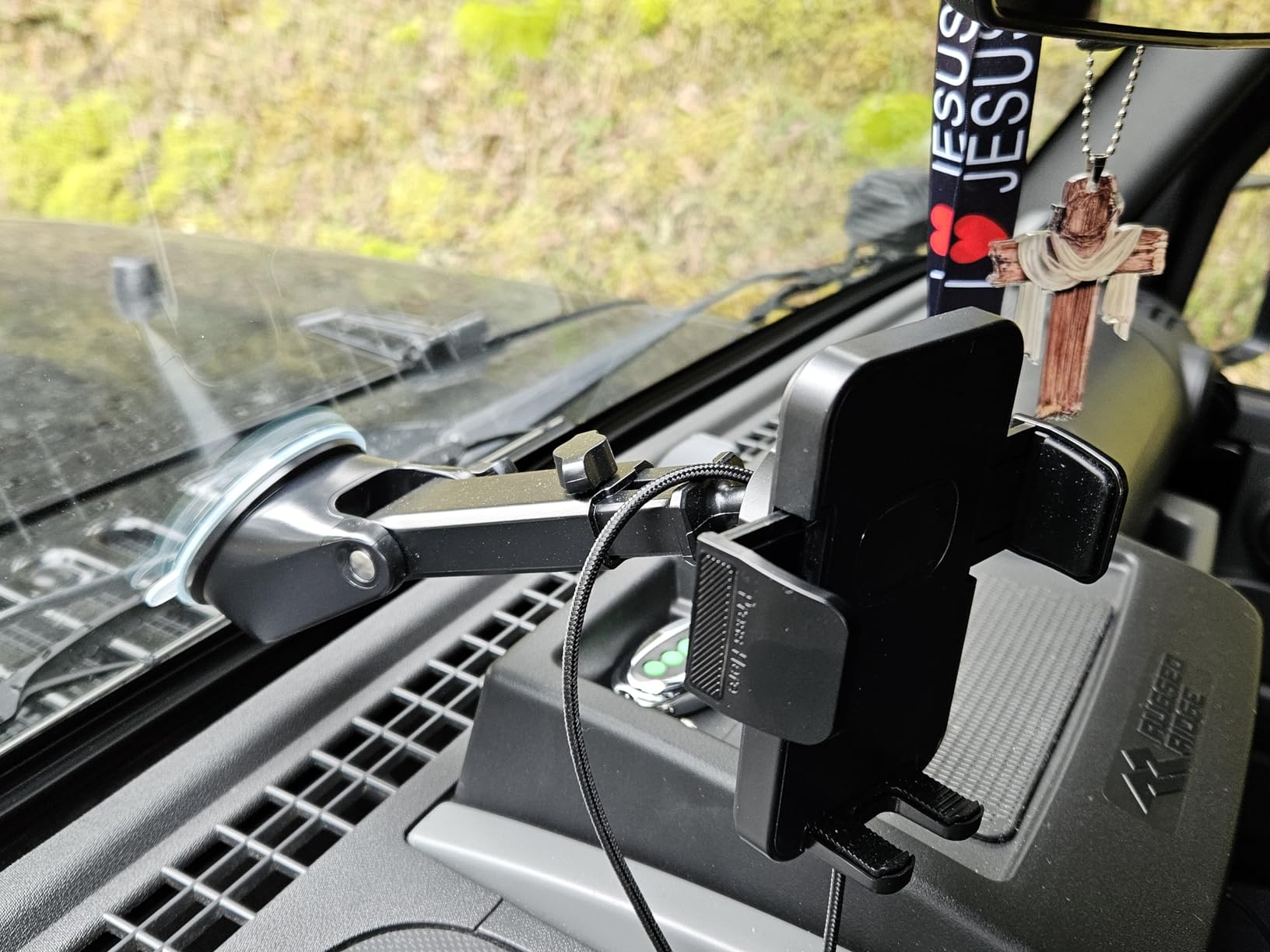 GUWEZ Phone Holders for Your Car [Military Grade Suction Ultra Strong Base] Cell Phone Car Holder 3 in 1 Dashboard/Windshield/Air Vent Hands-Free for Video Installation Kit iPhone Android customer photo 2
