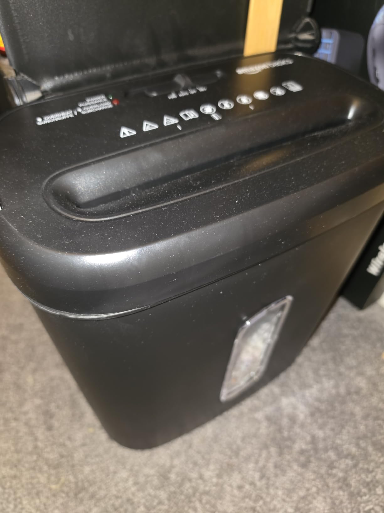 Amazon Basics 8-Sheet High Security Cross Cut Paper and Credit Card Shredder with P-4 Security, Auto Shut-off, Black customer photo 1