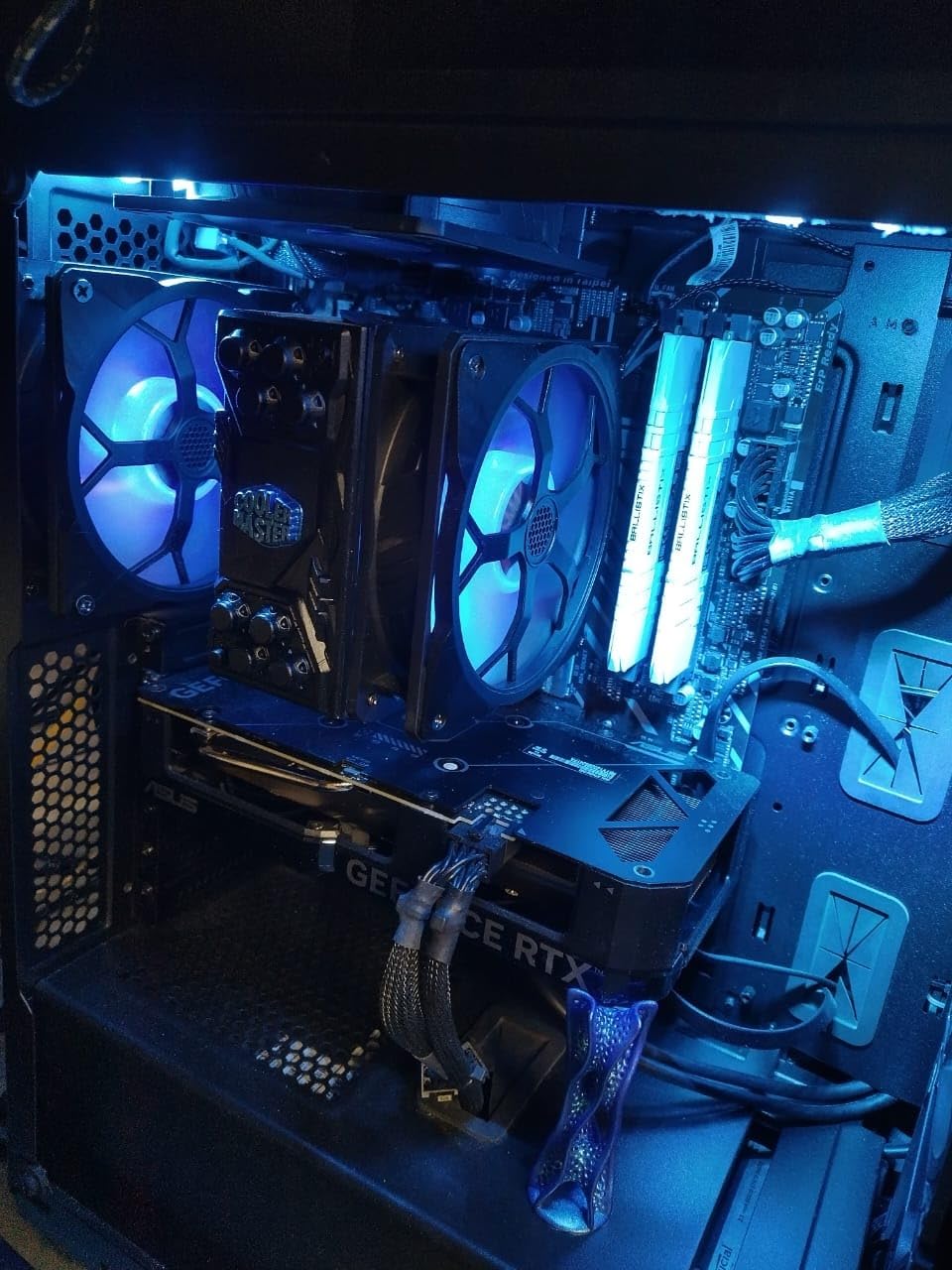 ASUS Dual GeForce RTX 4060 OC Edition 8GB GDDR6 (PCIe 4.0, 8GB GDDR6, DLSS 3, HDMI 2.1a, DisplayPort 1.4a, 2.5-Slot Design, Axial-tech Fan Design, 0dB Technology), 3 Year Warranty customer photo 1