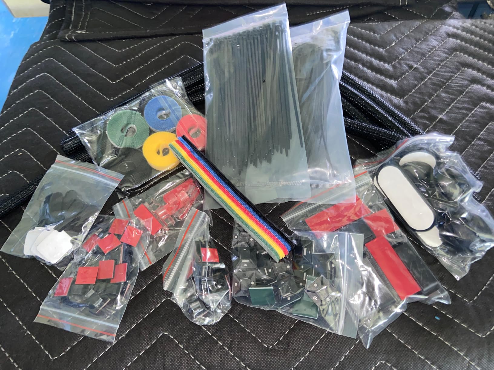 ELII 300PCS Cable Management Kit,4 Cable Sleeve 35 Cable Clips customer photo 1
