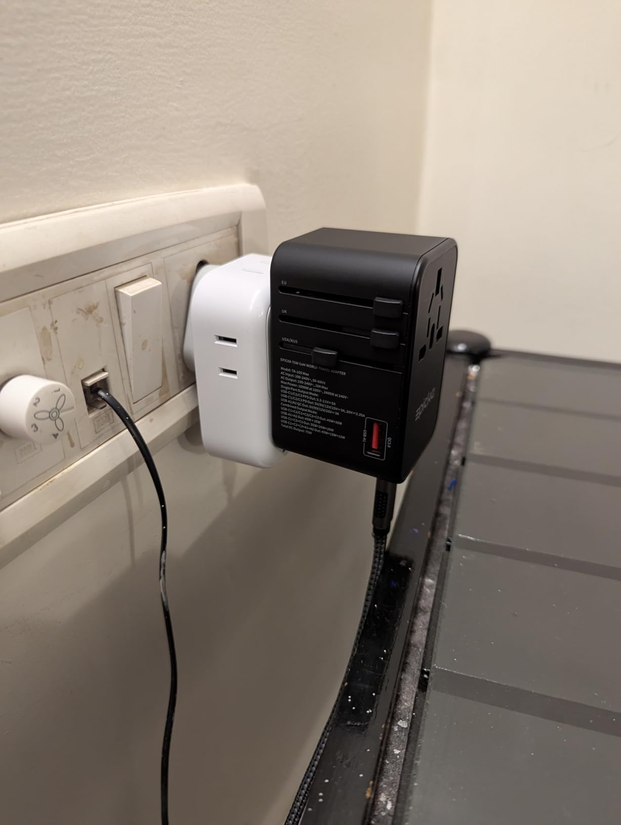 EPICKA 75W GaN PD Universal Travel Adapter, 3USB-C/2USB-A customer photo 2