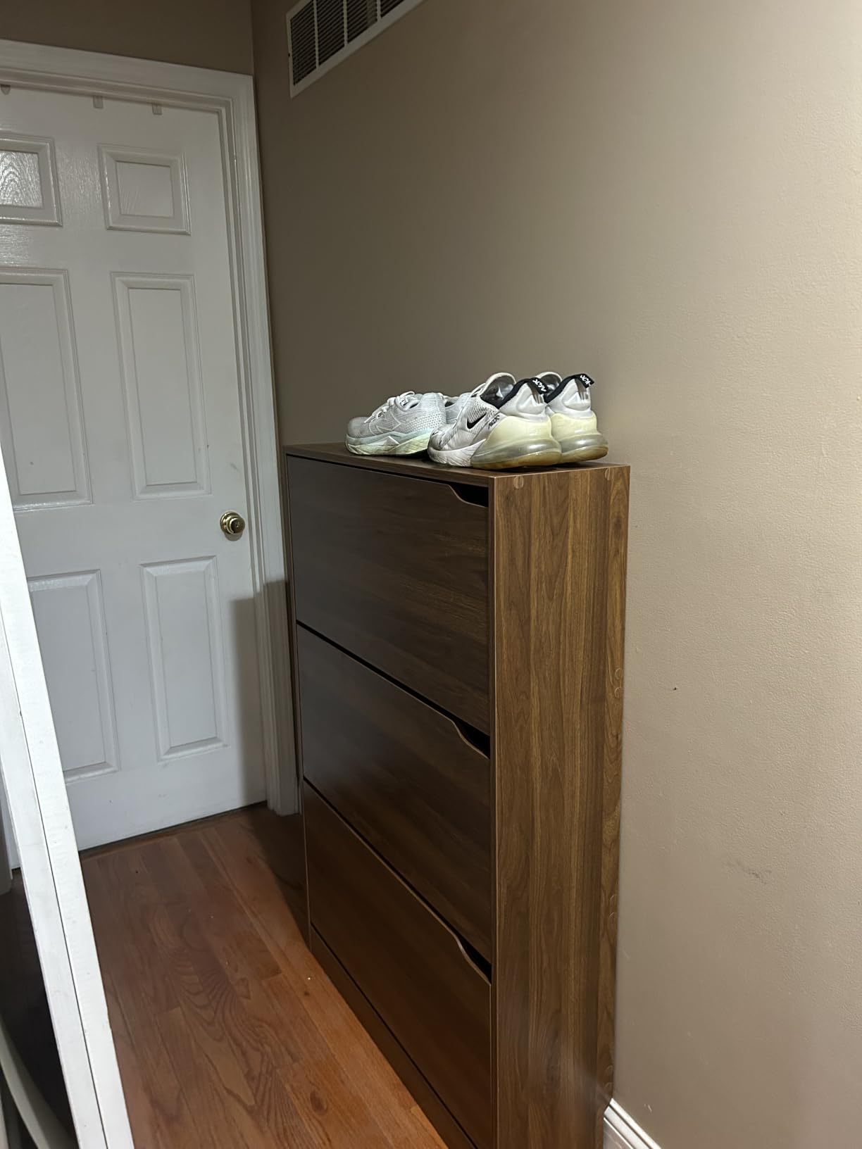 BORNOON Shoe Cabinet with 3 Flip Drawers, Hidden Wood Shoe Cabinet,Freestanding Shoe Storage Cabinet for Entryway Hallway.White. 47.2