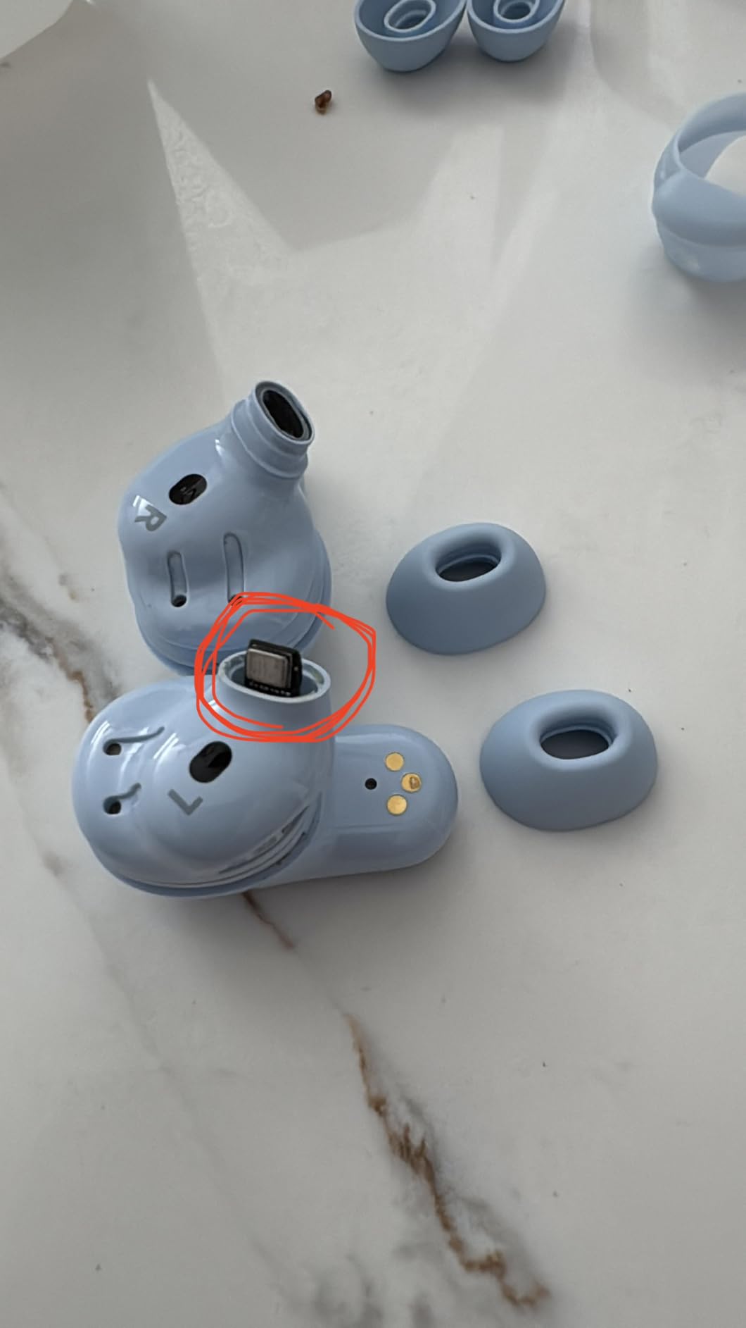 Bose QuietComfort Ultra Bluetooth Earbuds, Wireless Earbuds with Spatial Audio and World-Class Active Noise Cancellation, Deep Bass, Up to 6 Hours of Playtime, White Smoke customer photo 2