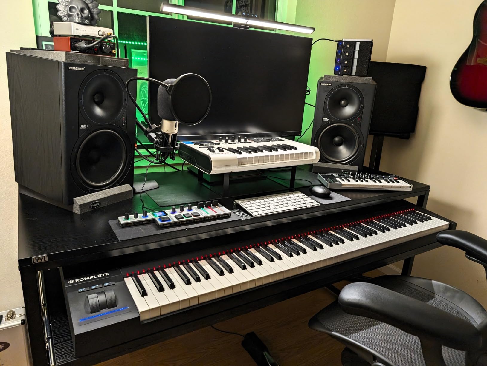 Music Studio Desk with Keyboard Tray and Height Adjustment Bracket, for Full 88 Keys (Music Producer Desk) (Black, 88 Keys) customer photo 2