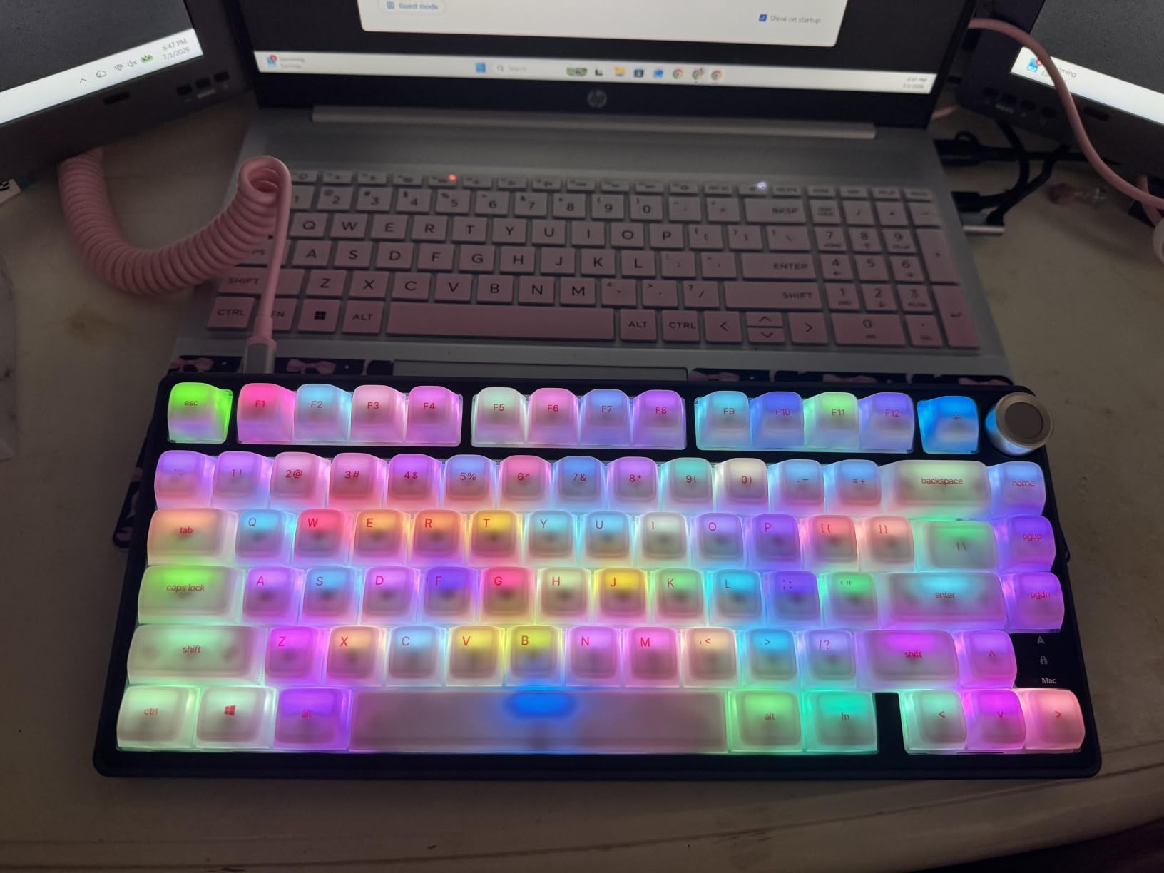 RK ROYAL KLUDGE R75 Mechanical Keyboard Wired with Volume Knob, 75% Keyboard Gasket Mounted, RGB Backlit, Creamy Keyboard with MDA Profile, PBT Keycaps, Hot Swappable Pre-lubed Tactile Switch customer photo 1
