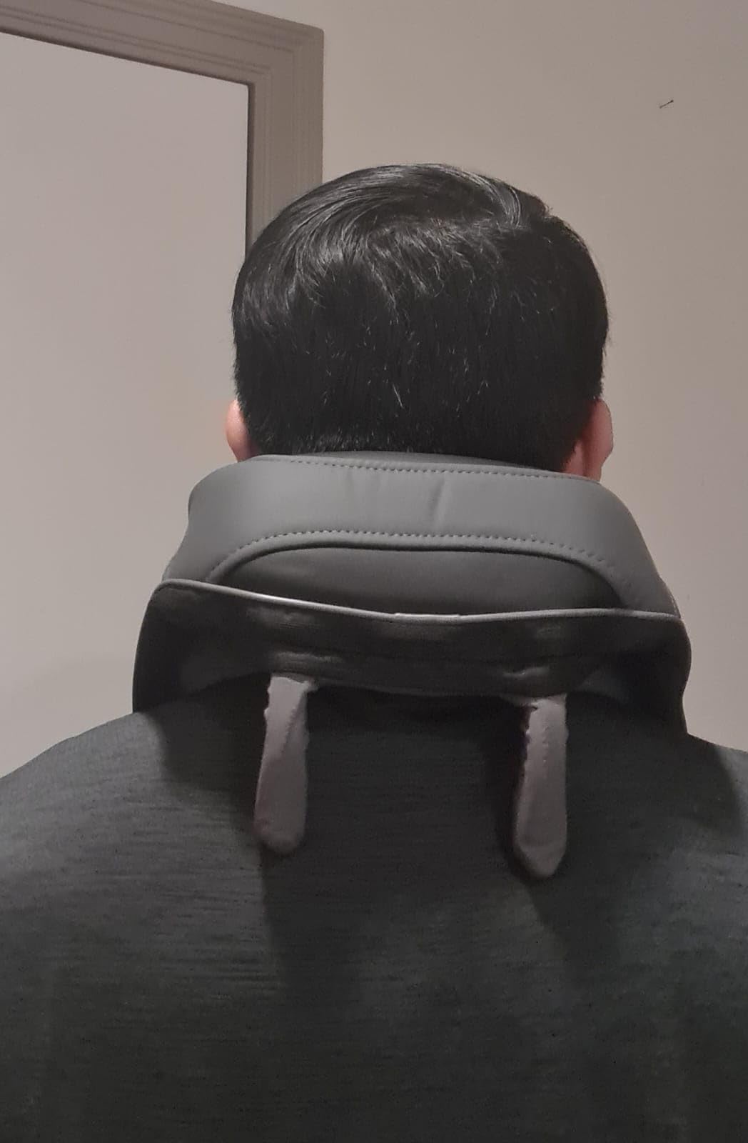 Snailax 4D Cordless Neck and Shoulder Massager with Heat & Kneading, FSA customer photo 2